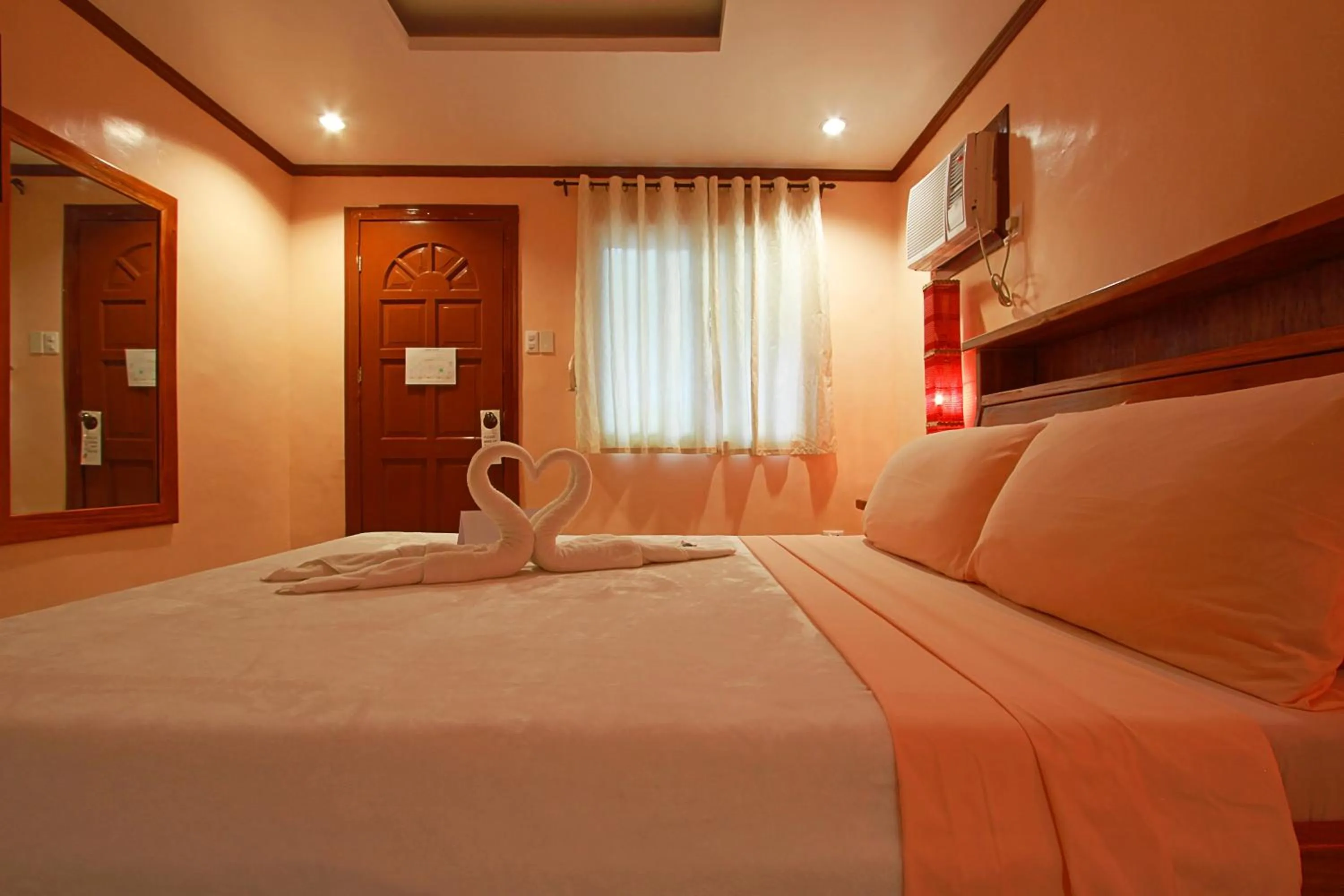 Bed in Nigi Nigi Too Beach Resort