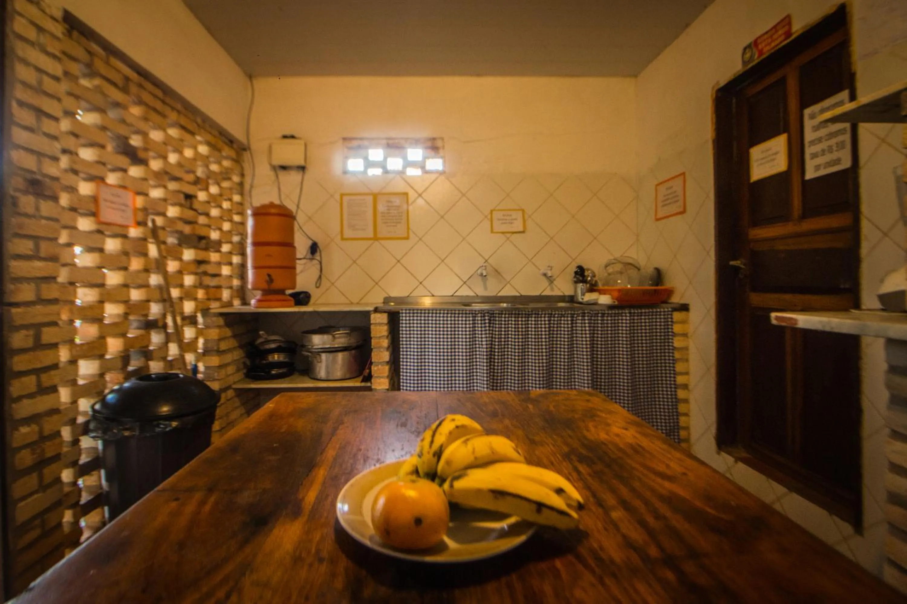 Communal kitchen in Pousada Cabanas de Búzios