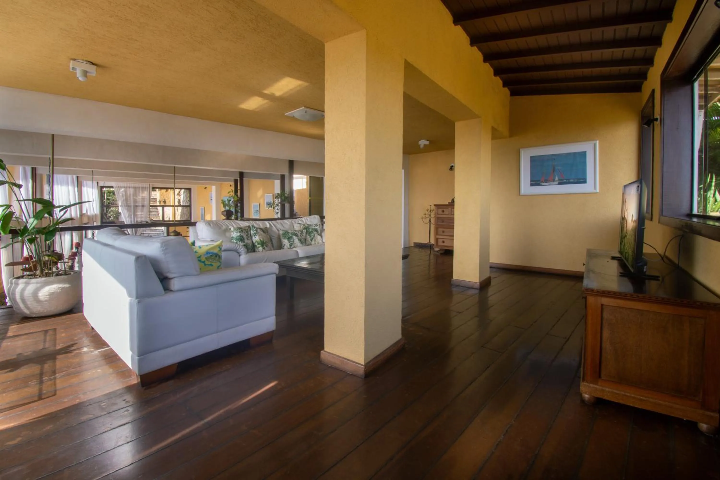 Communal lounge/ TV room in Pousada e Spa Villa Mercedes by Latitud Hoteles