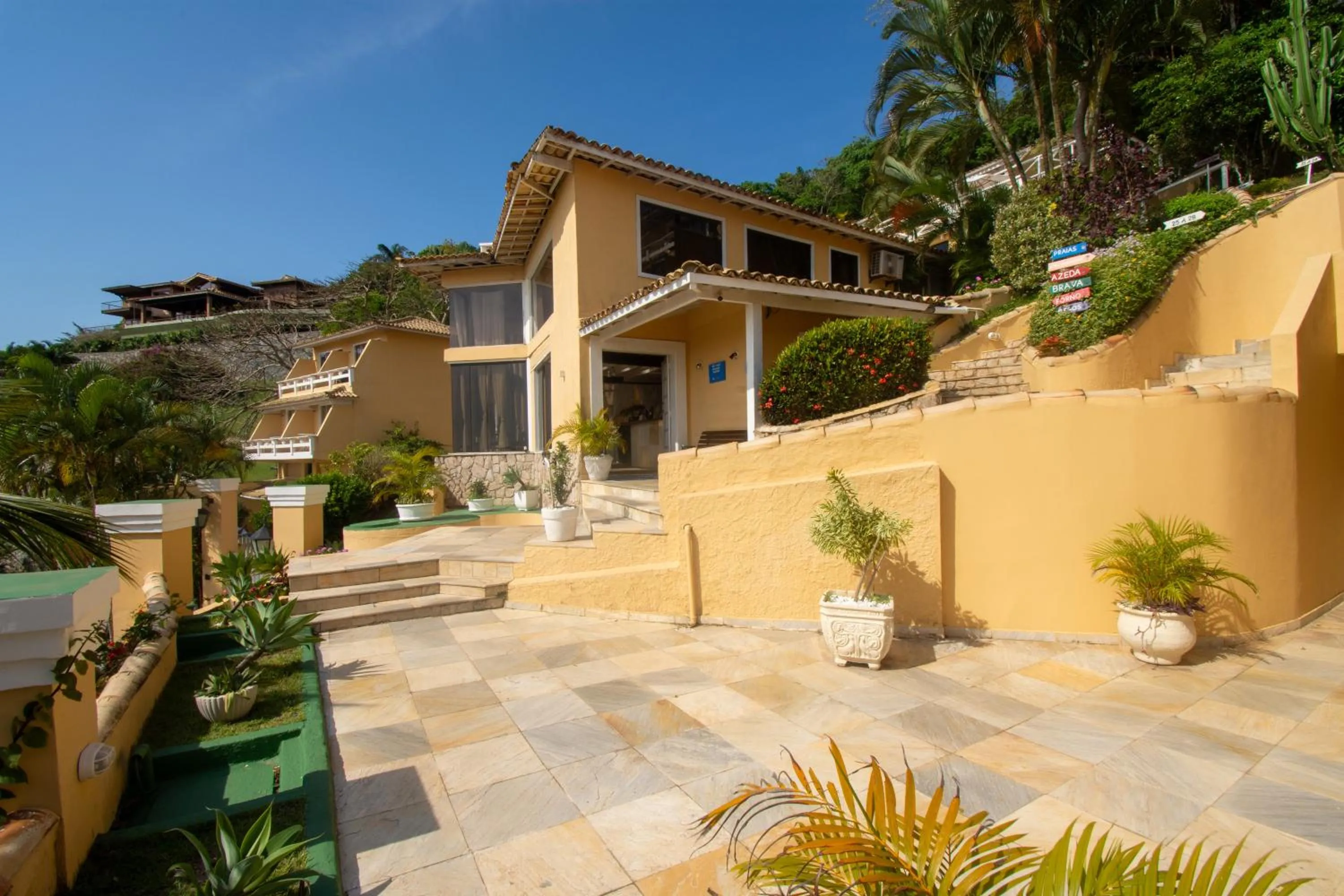 Property building in Pousada e Spa Villa Mercedes by Latitud Hoteles