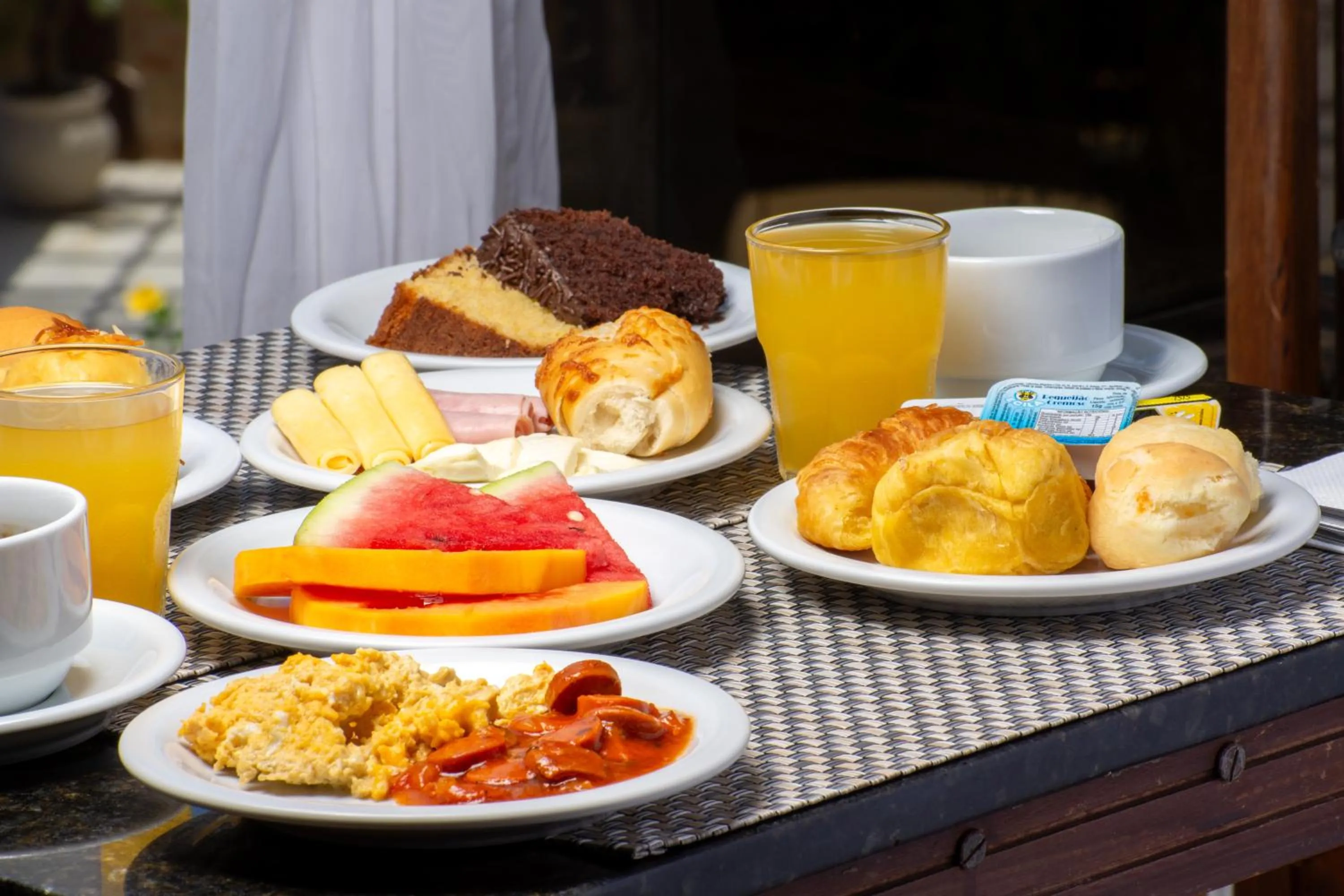 Food and drinks in Pousada e Spa Villa Mercedes by Latitud Hoteles