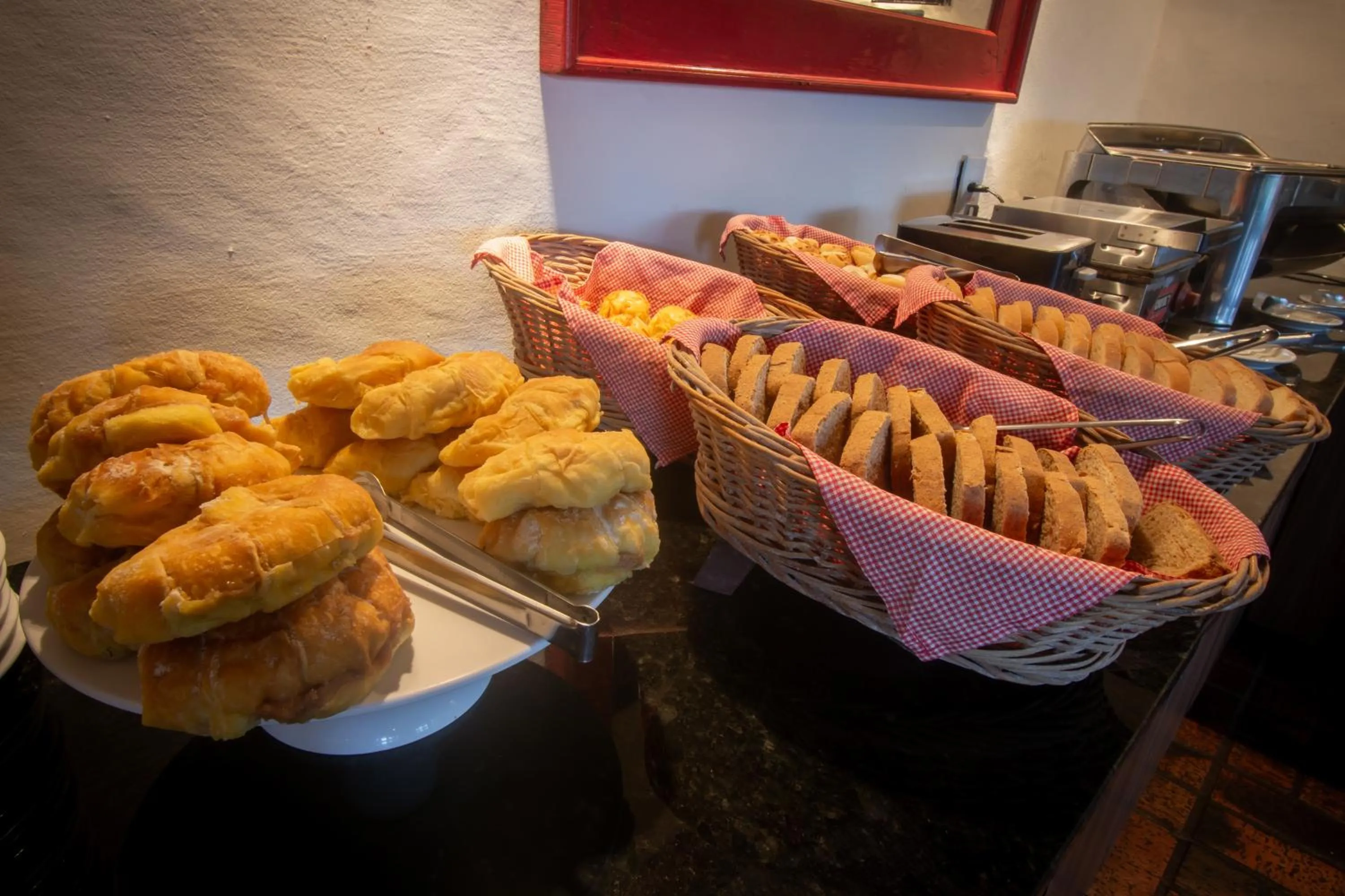 Buffet breakfast in Pousada Lestada by Latitud Hoteles