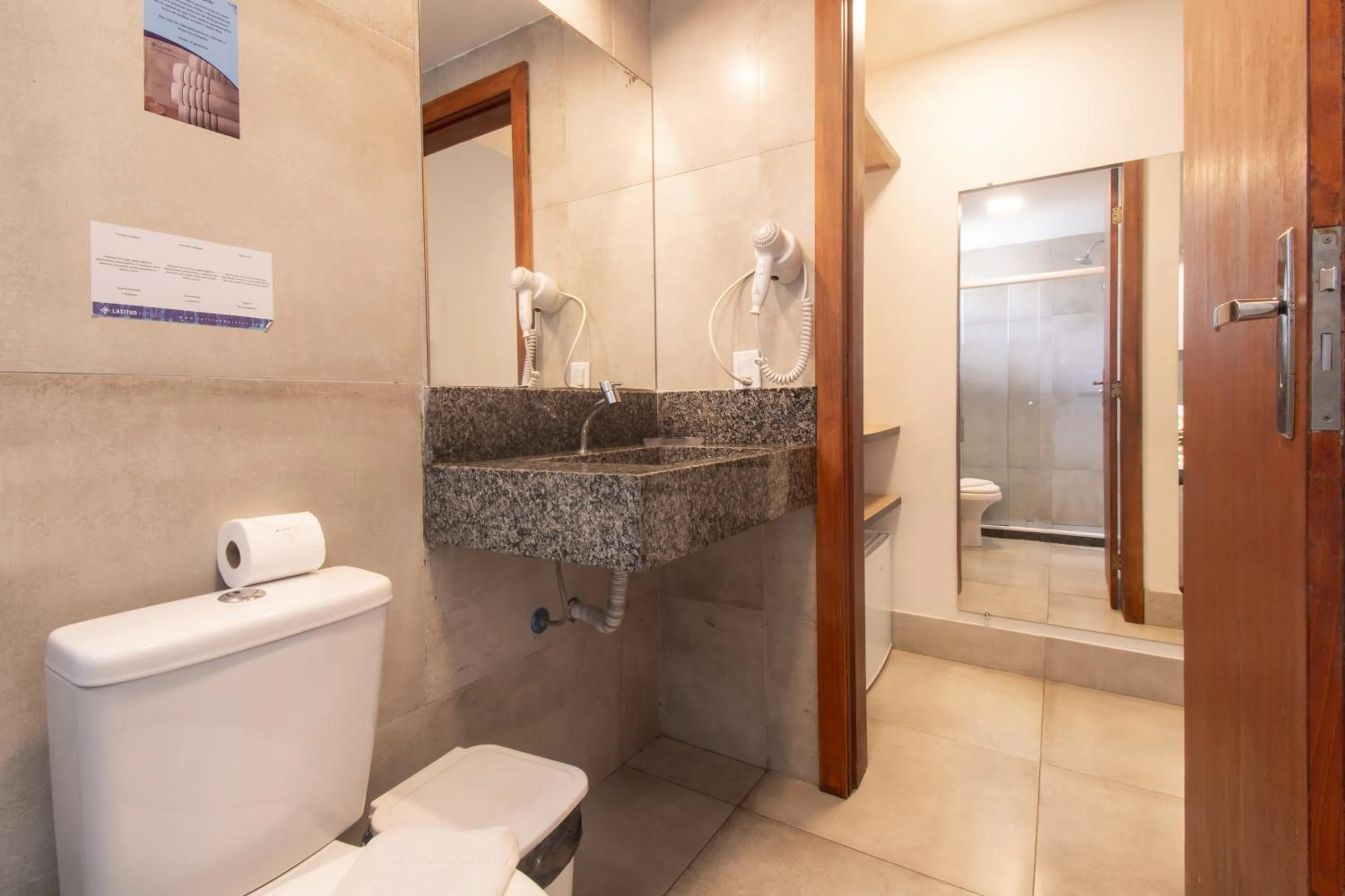 Shower in Pousada Lestada by Latitud Hoteles