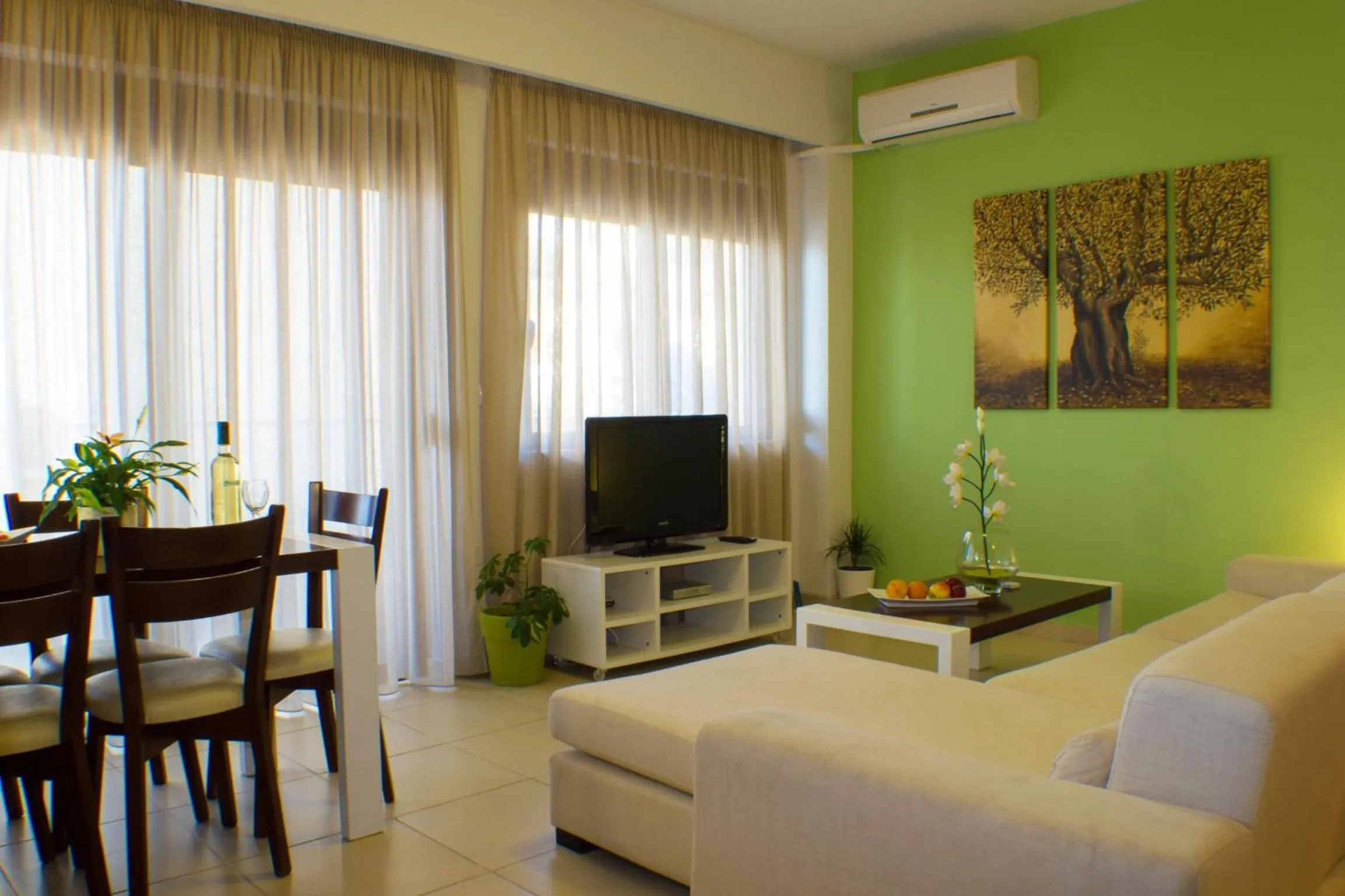 TV and multimedia in Esthisis Suites Chania