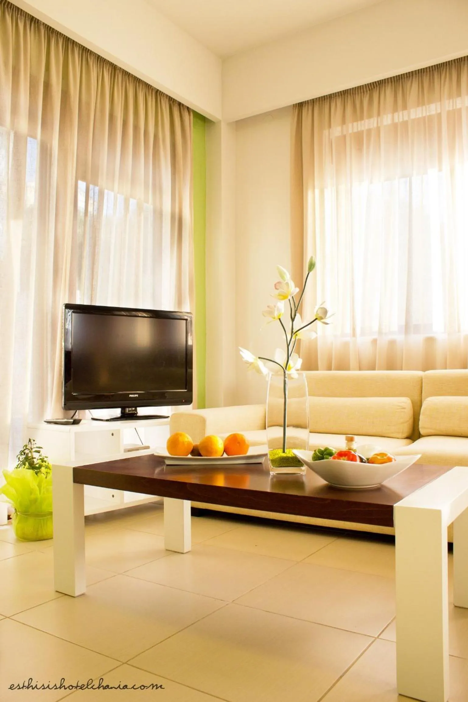 TV and multimedia in Esthisis Suites Chania