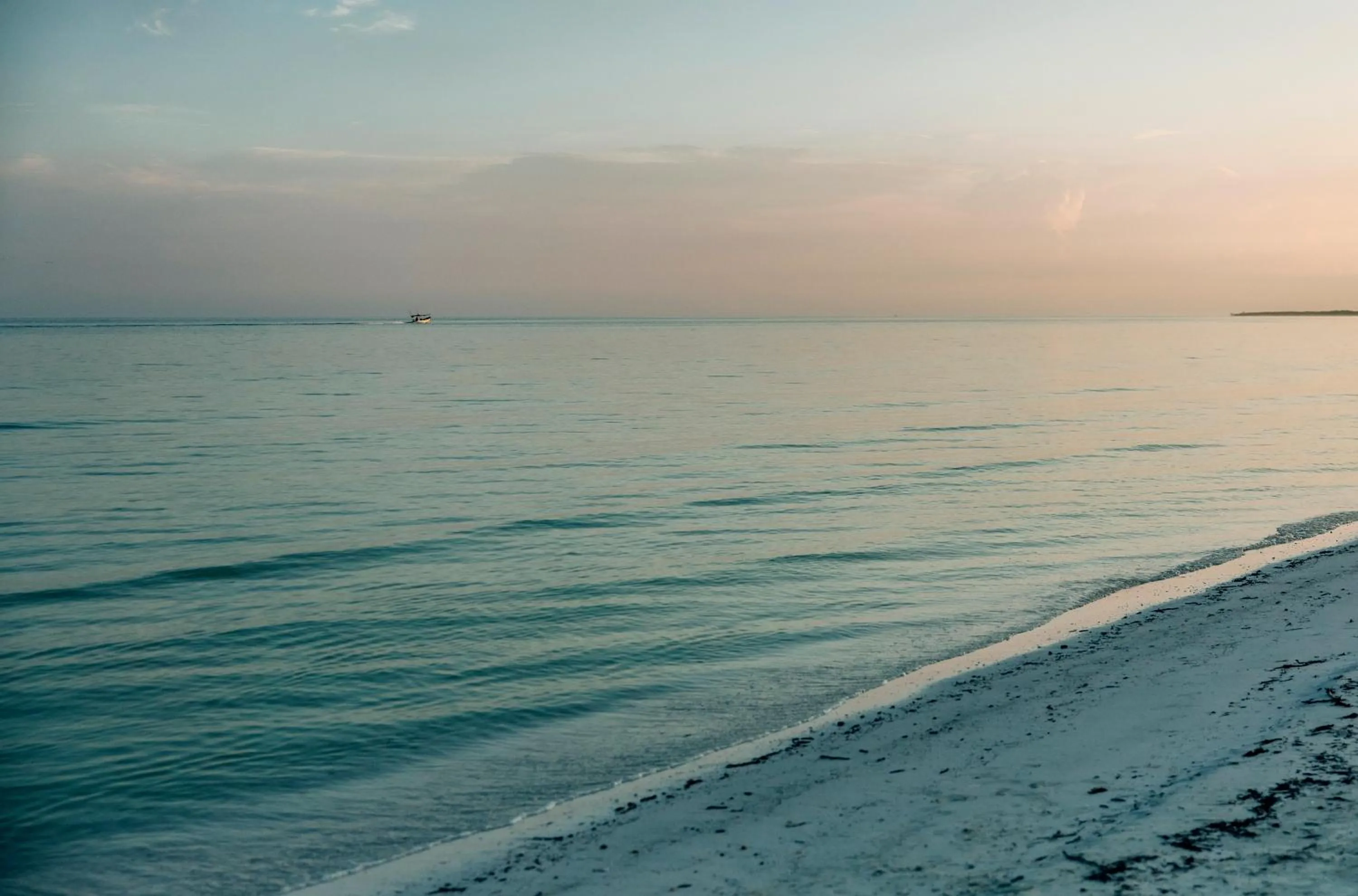 Beach in Tekio Beach Hotel