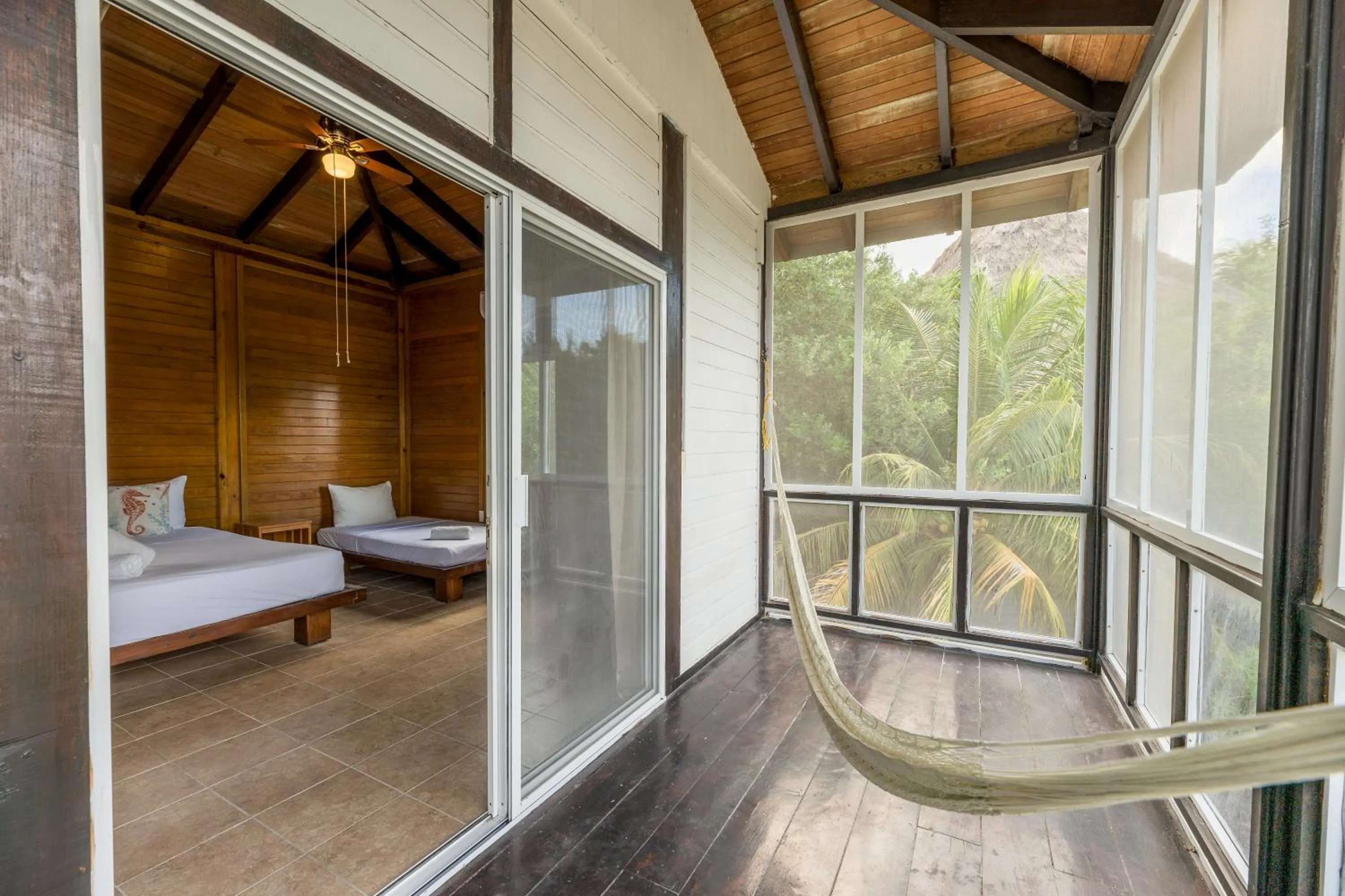 Balcony/Terrace, Bed in Tekio Beach Hotel