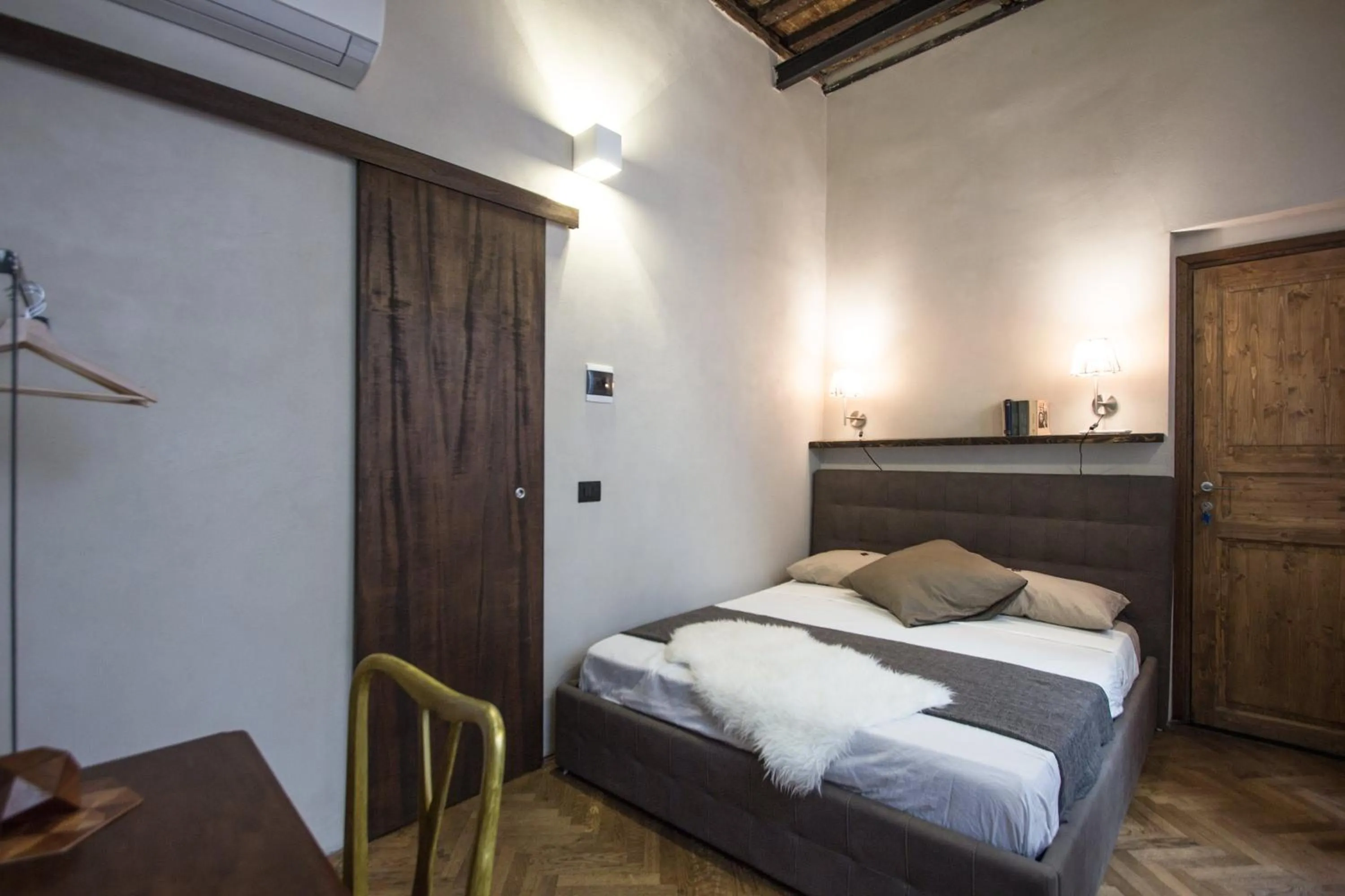 Bed in Charming Genova | Residenza d'epoca