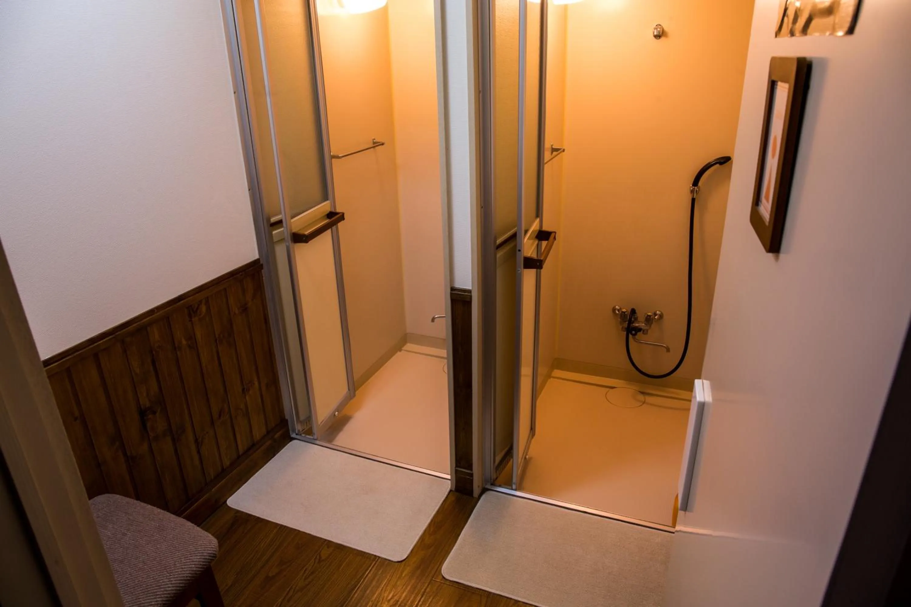 Shower in Annupuri Oasis Lodge