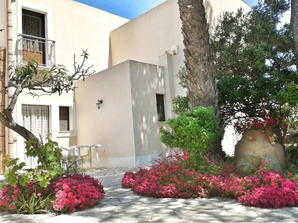 Facade/entrance in Casolare Nelle Saline