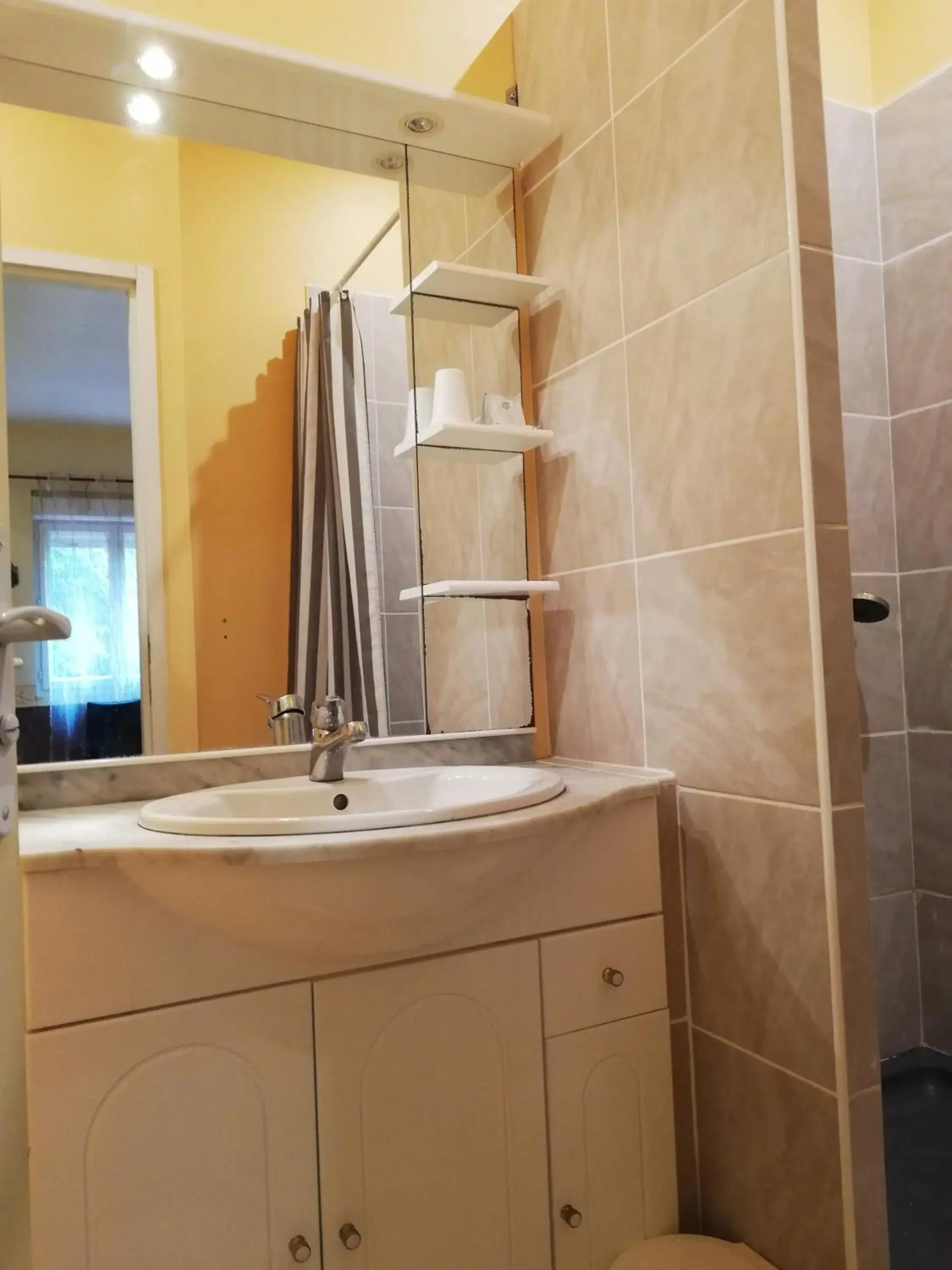 Double Room in La Chaumiere d Agde Double Room in La Chaumiere d Agde