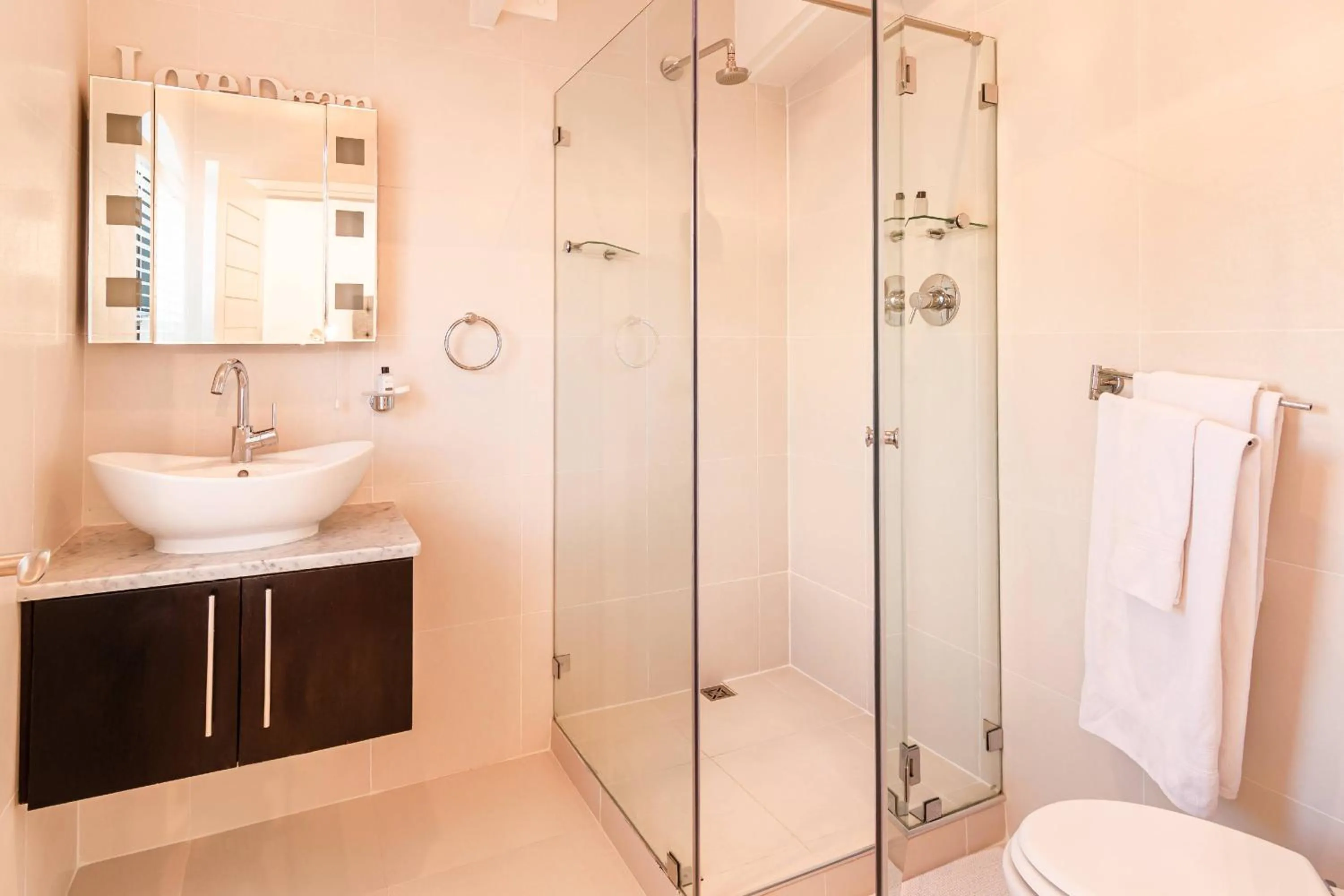 Shower in The Ivy Apartments Franschhoek