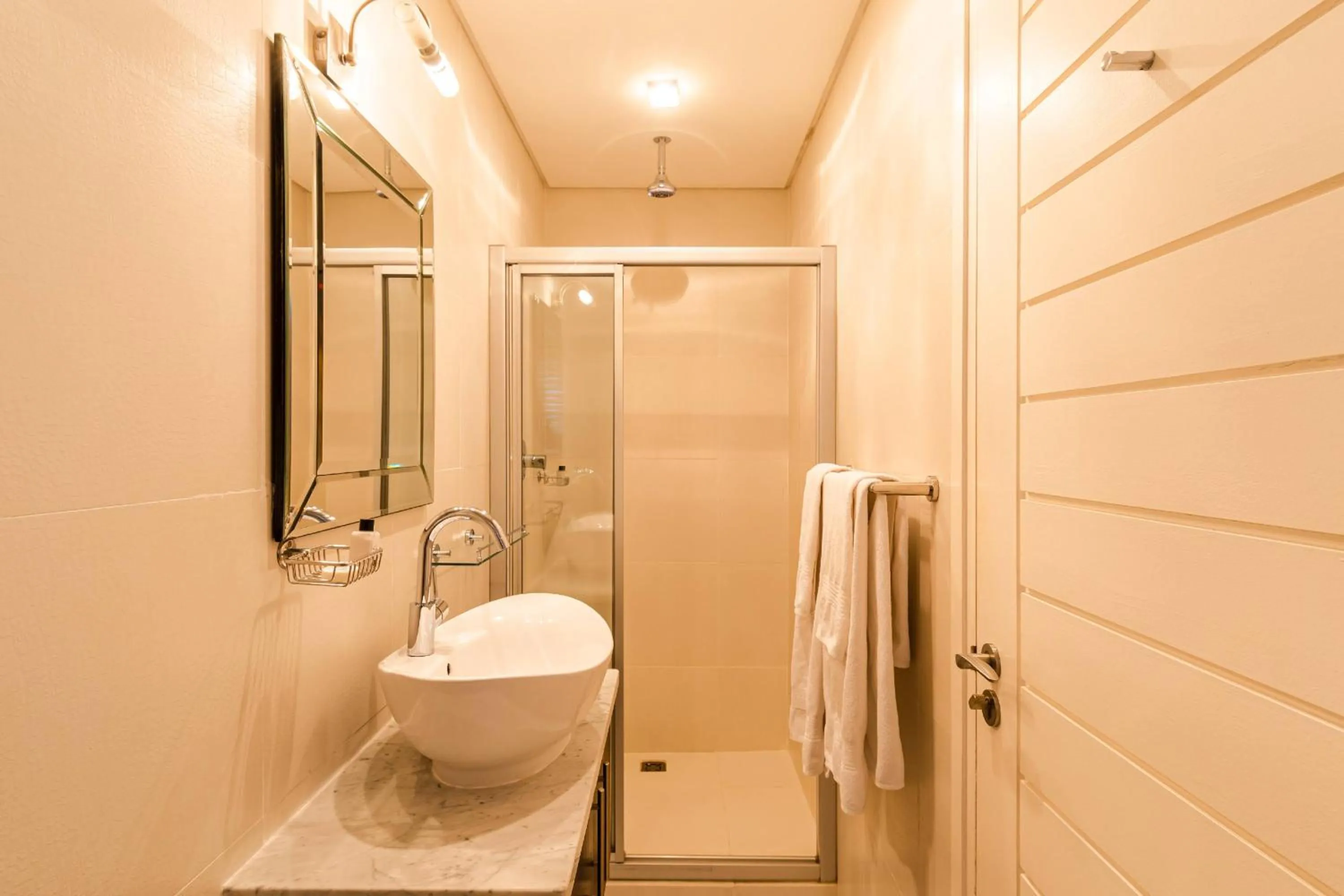 Bathroom in The Ivy Apartments Franschhoek