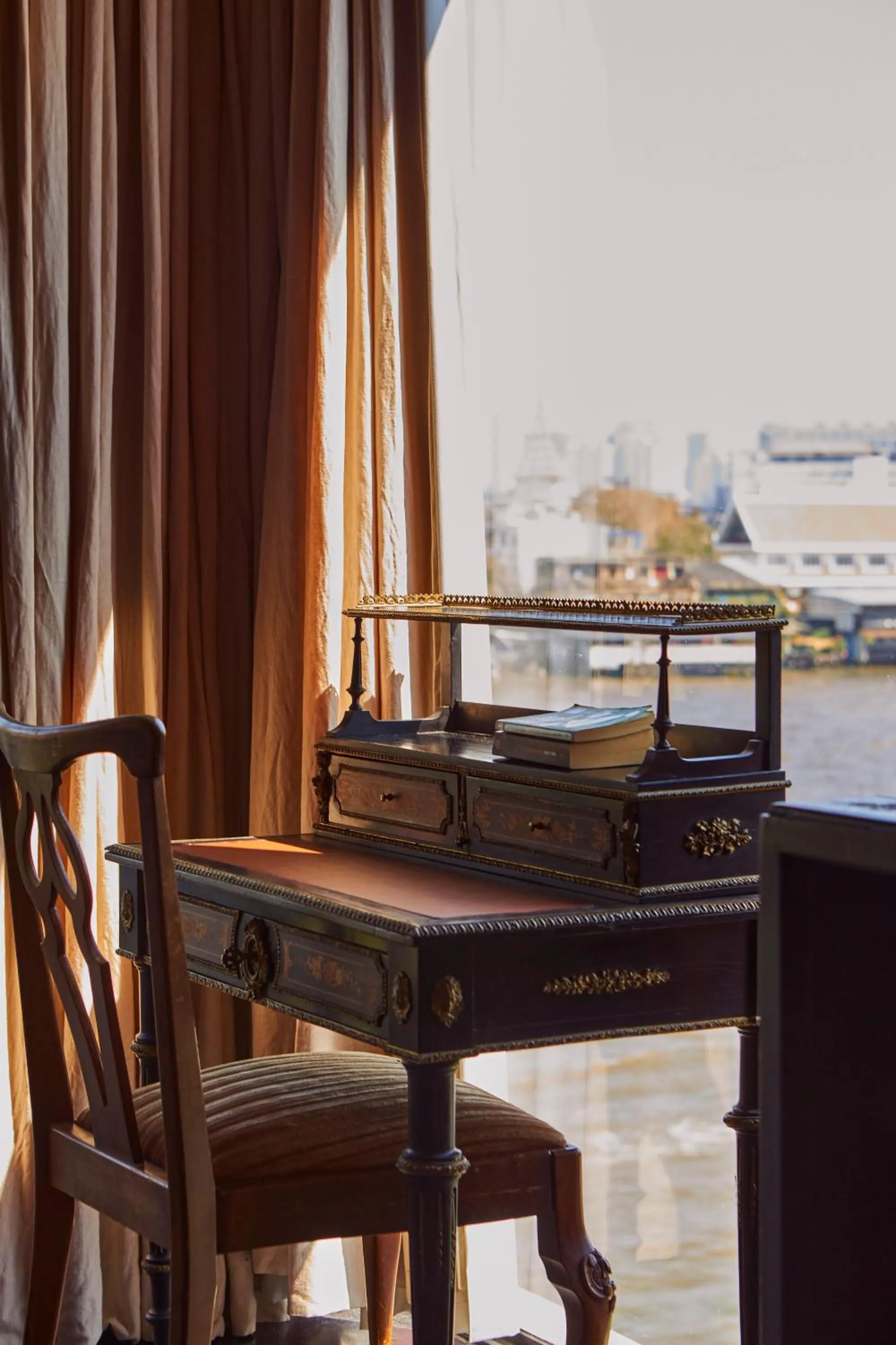 Decorative detail in Amdaeng Bangkok Riverside Hotel