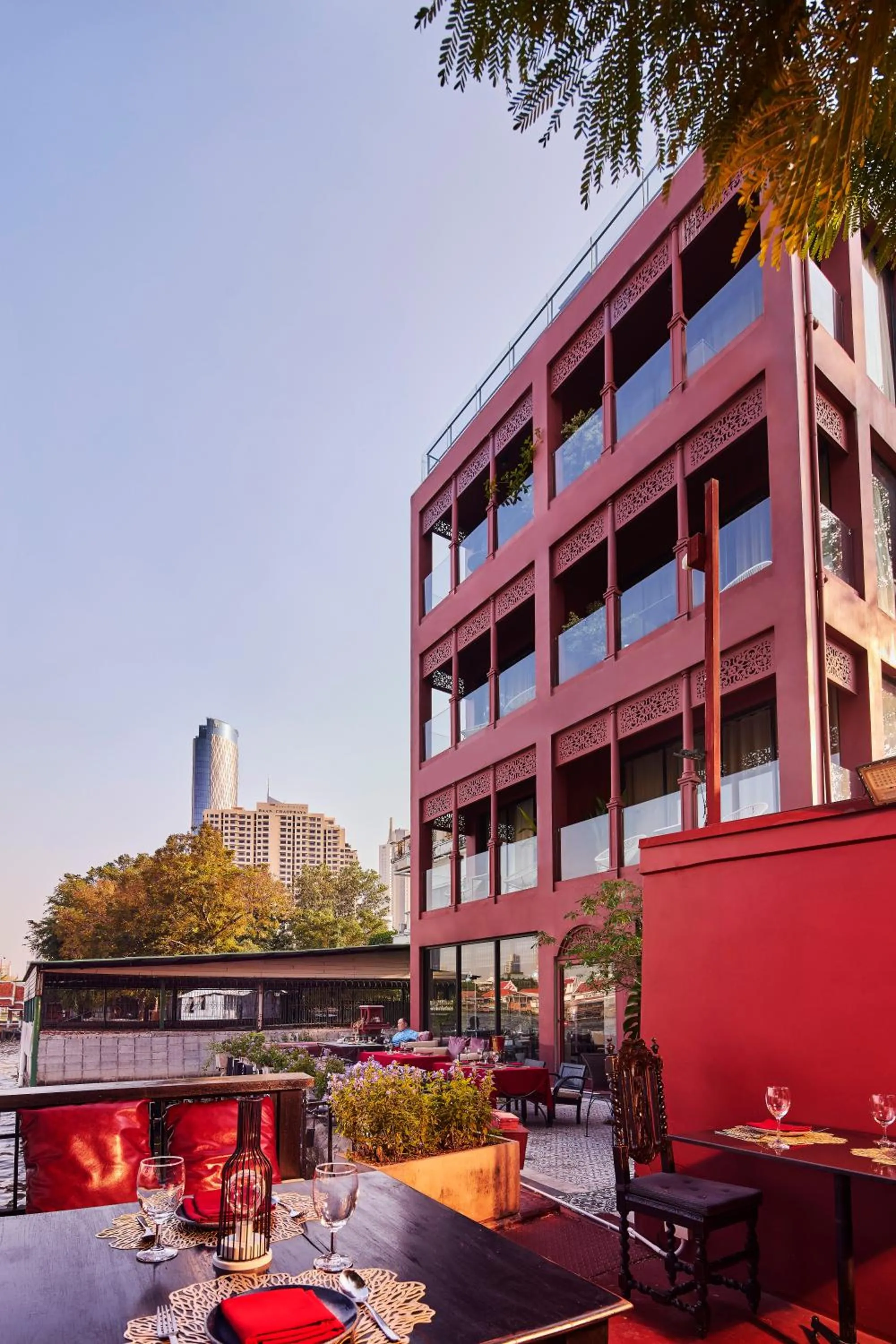 Restaurant/places to eat in Amdaeng Bangkok Riverside Hotel