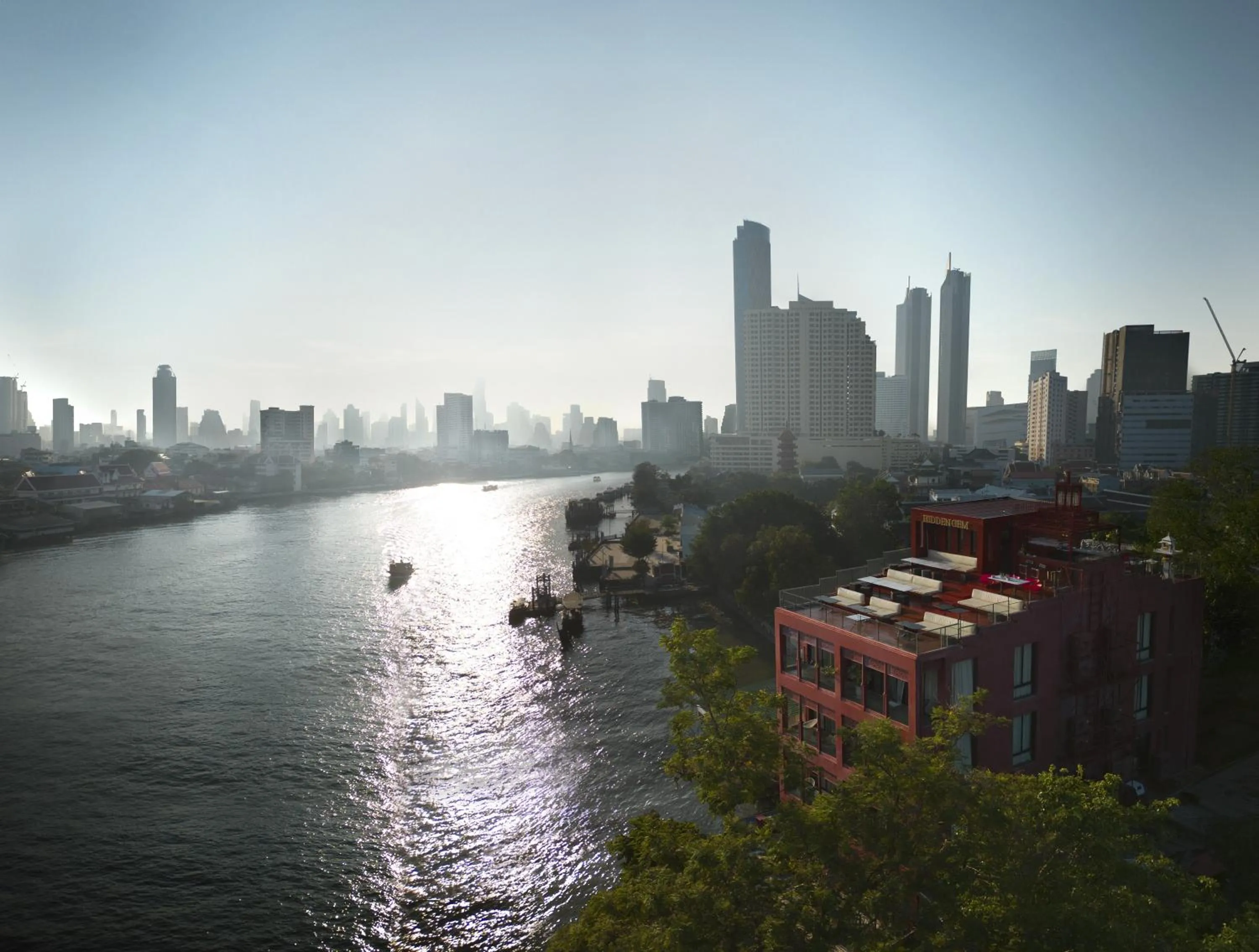 Property building in Amdaeng Bangkok Riverside Hotel