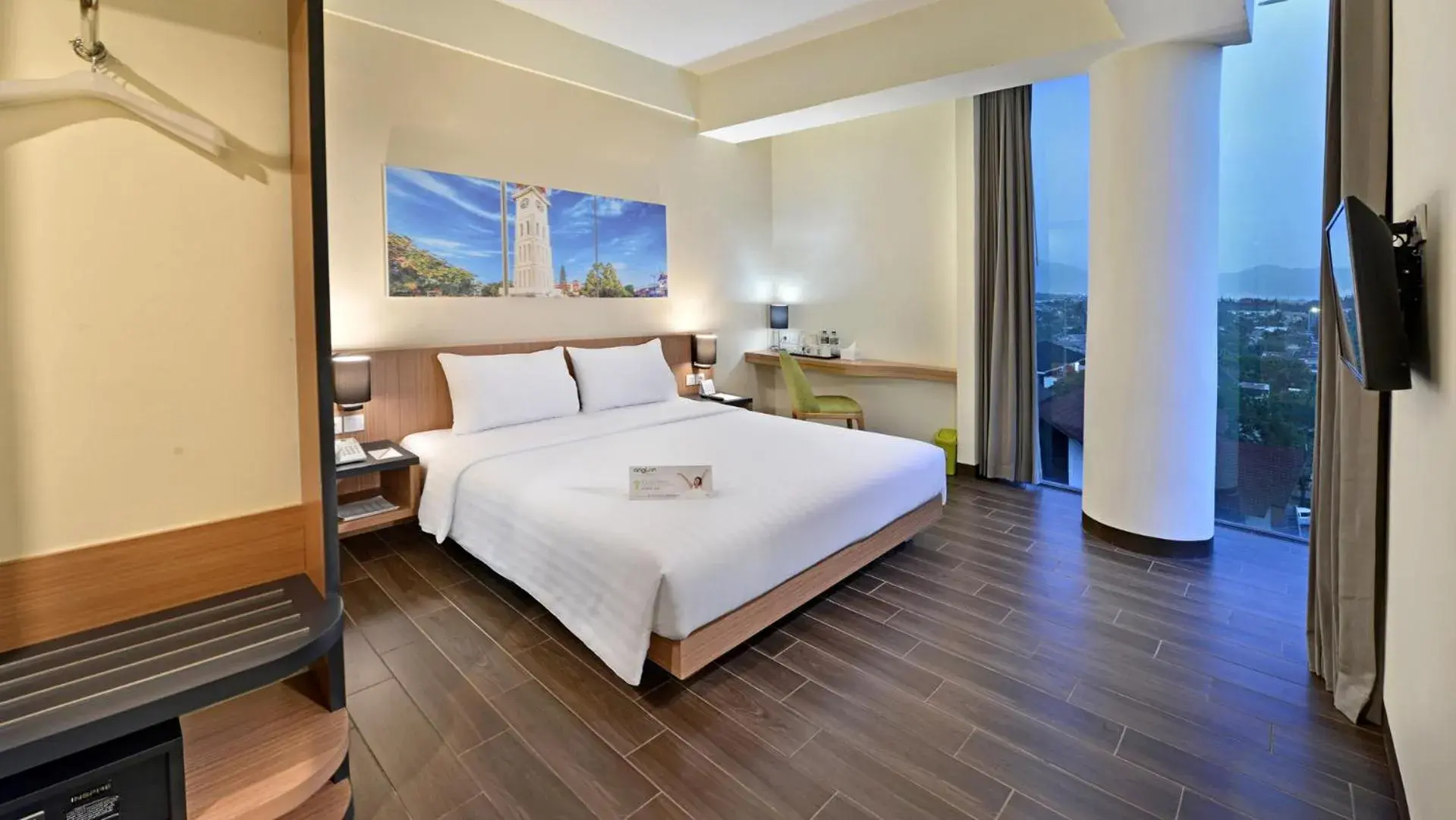 Bed in Whiz Prime Hotel Khatib Sulaiman Padang Bed in Whiz Prime Hotel Khatib Sulaiman Padang