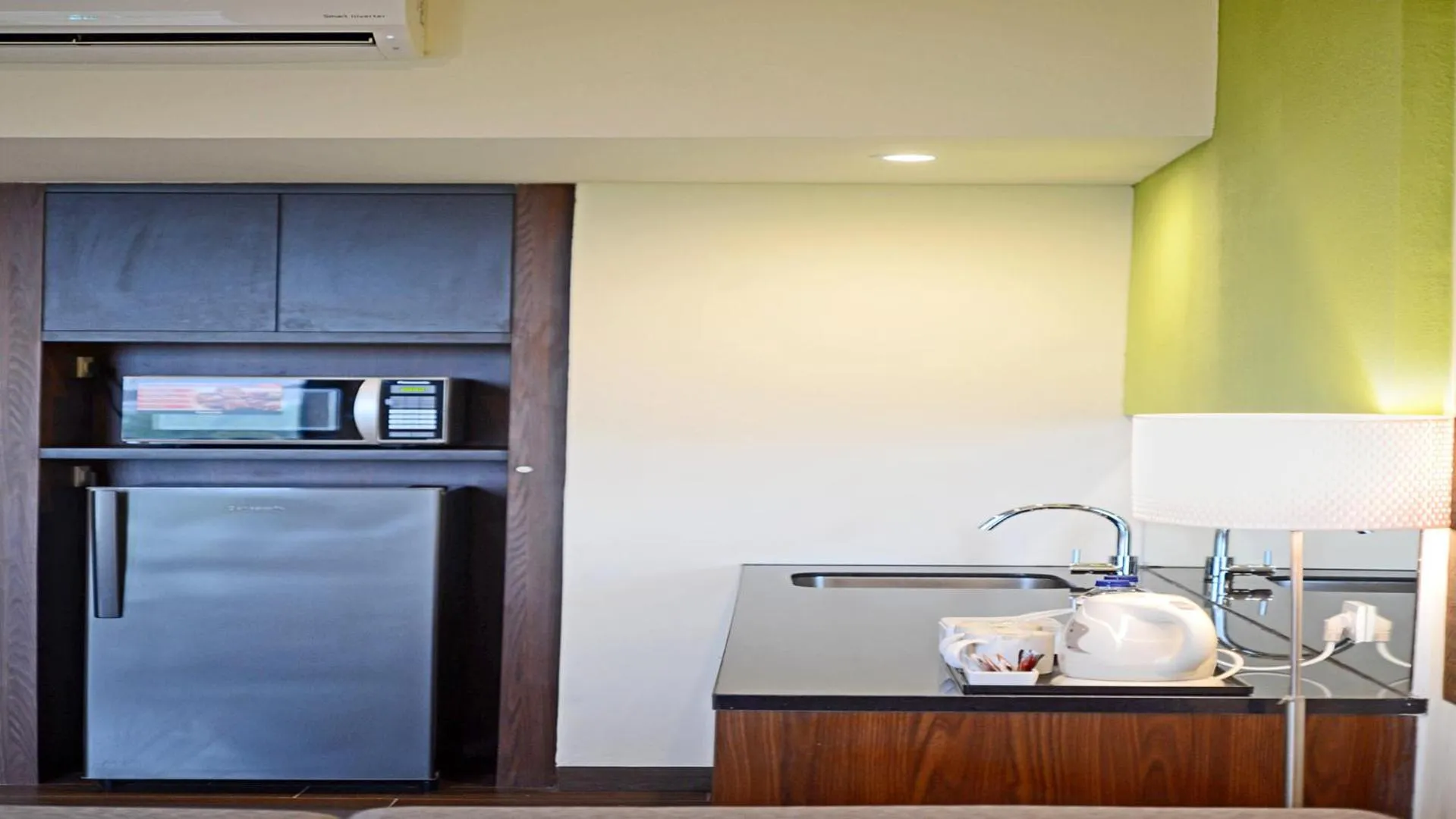 Whiz Prime Hotel Khatib Sulaiman Padang