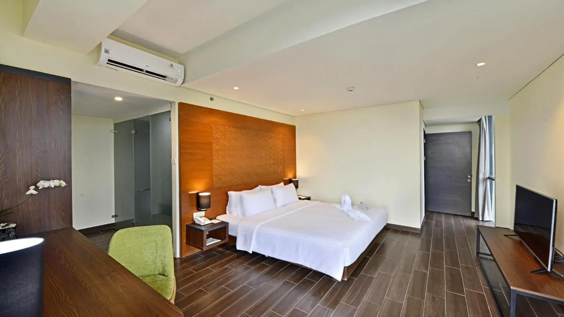 Bed in Whiz Prime Hotel Khatib Sulaiman Padang Bed in Whiz Prime Hotel Khatib Sulaiman Padang