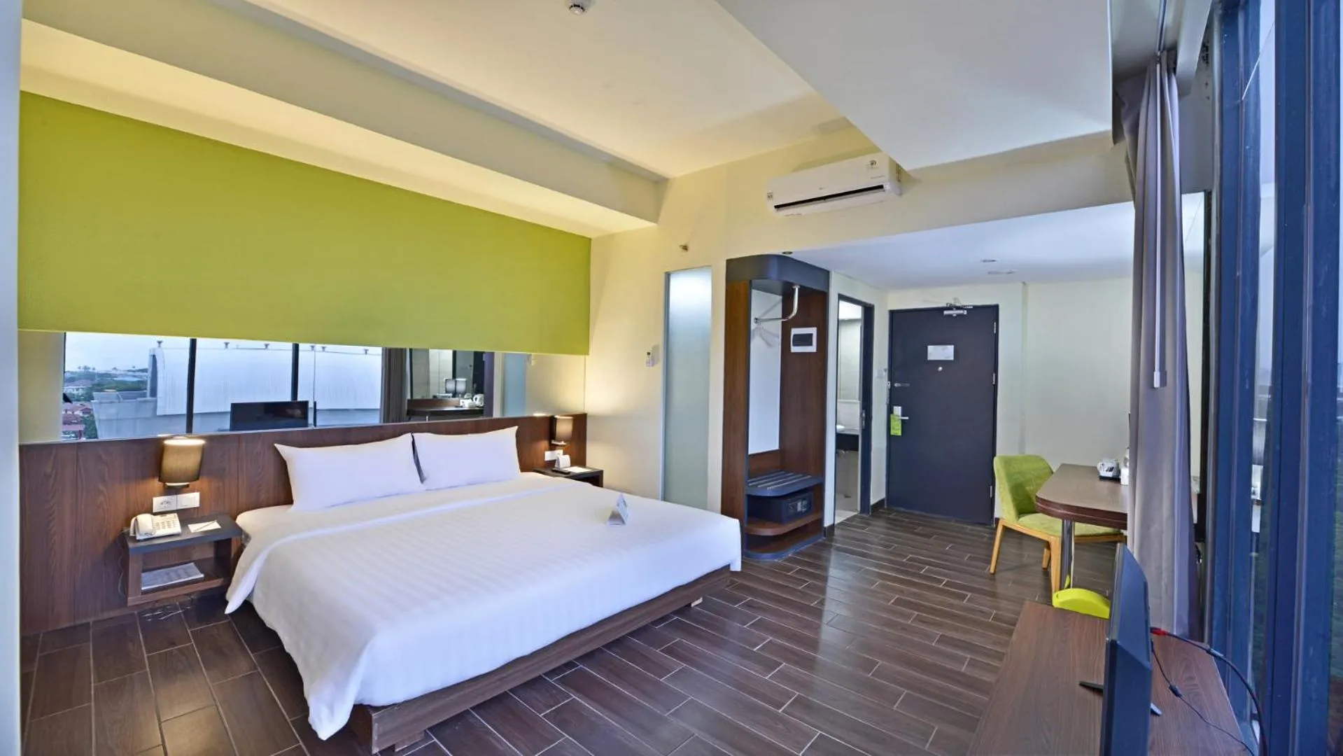 Bed in Whiz Prime Hotel Khatib Sulaiman Padang