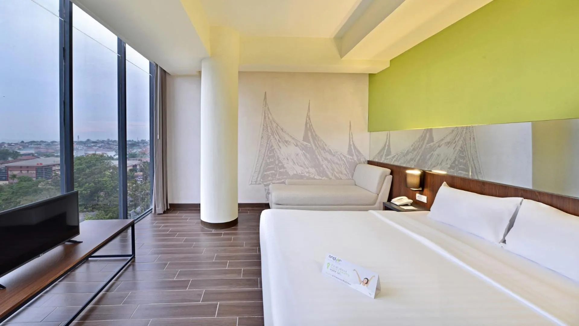 Bed in Whiz Prime Hotel Khatib Sulaiman Padang