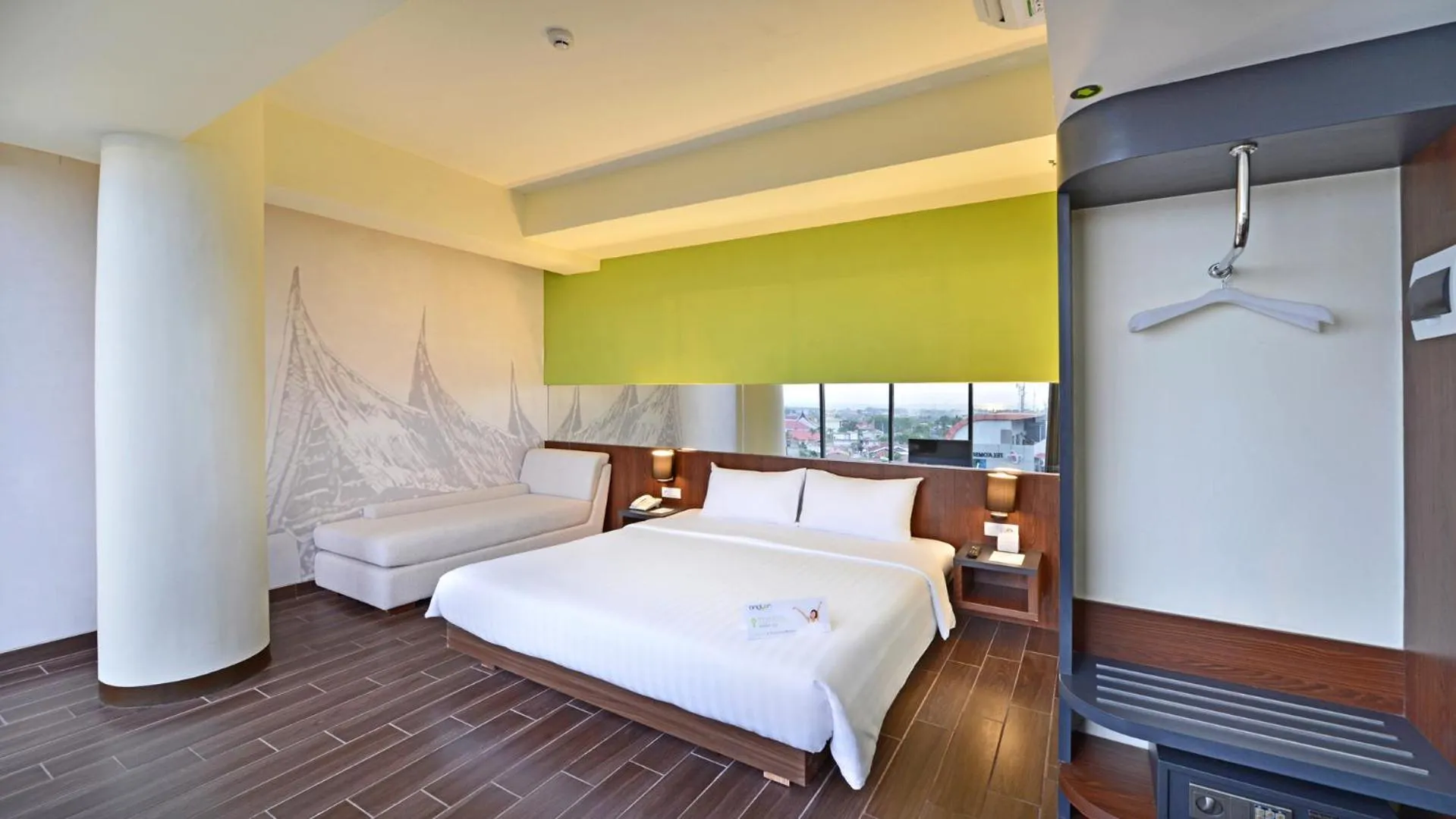 Bed in Whiz Prime Hotel Khatib Sulaiman Padang