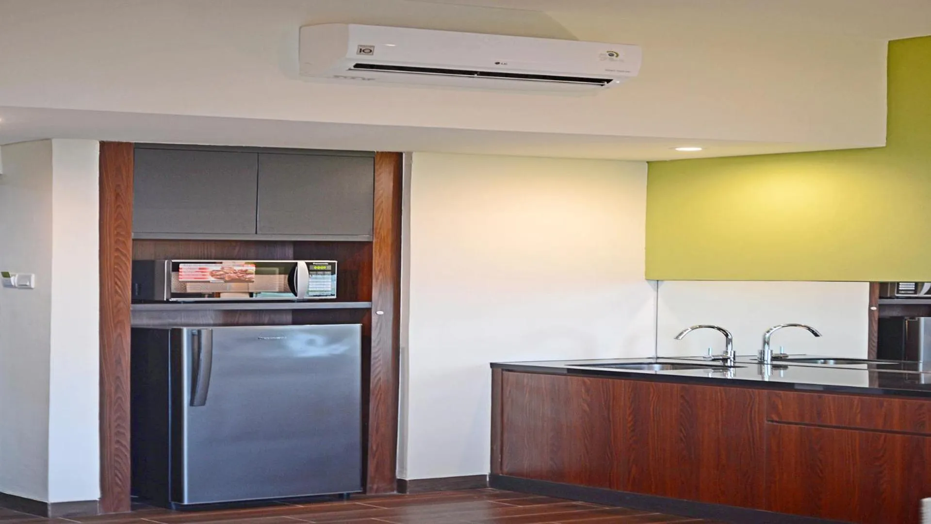 Whiz Prime Hotel Khatib Sulaiman Padang