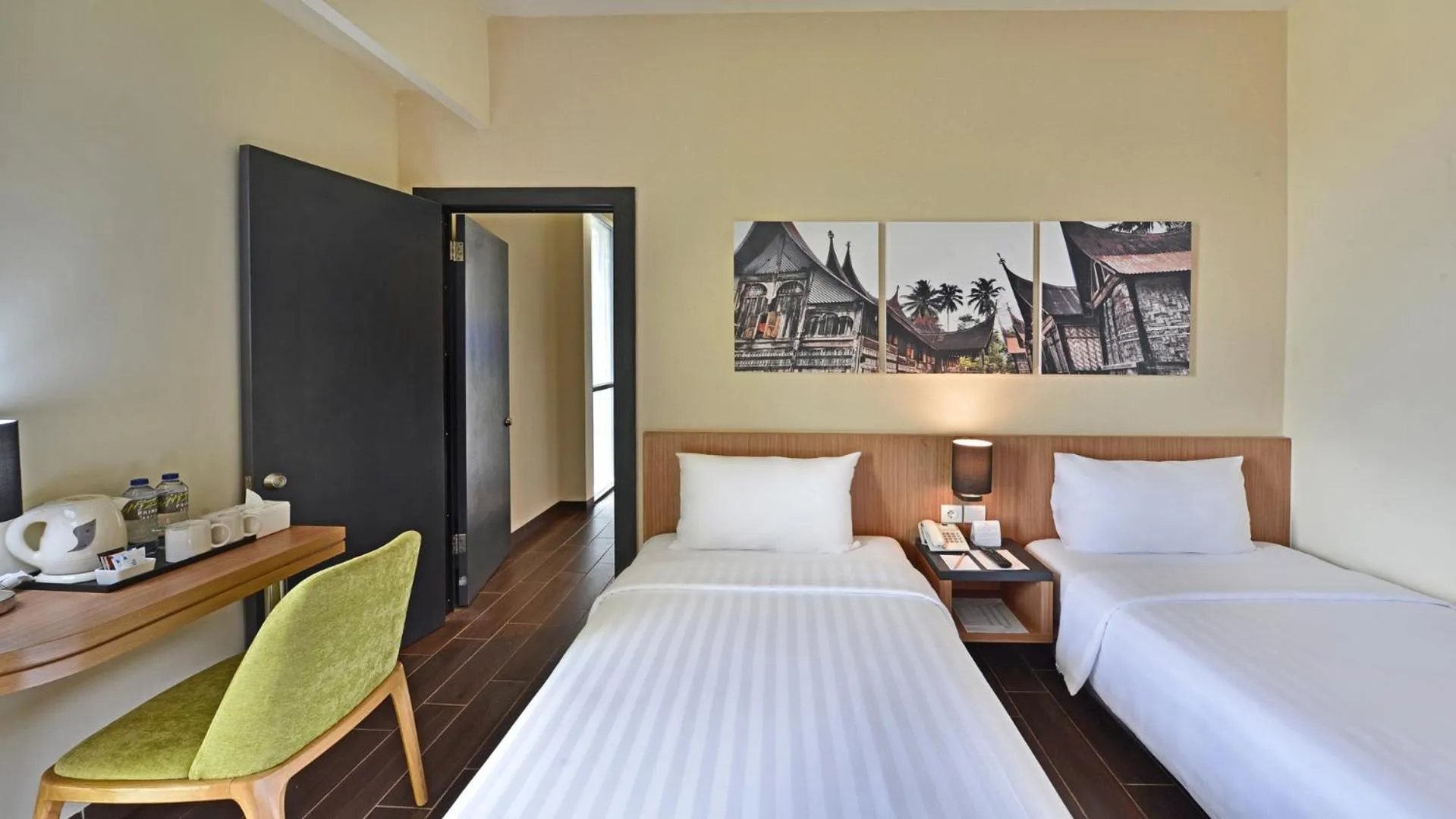 Bed in Whiz Prime Hotel Khatib Sulaiman Padang