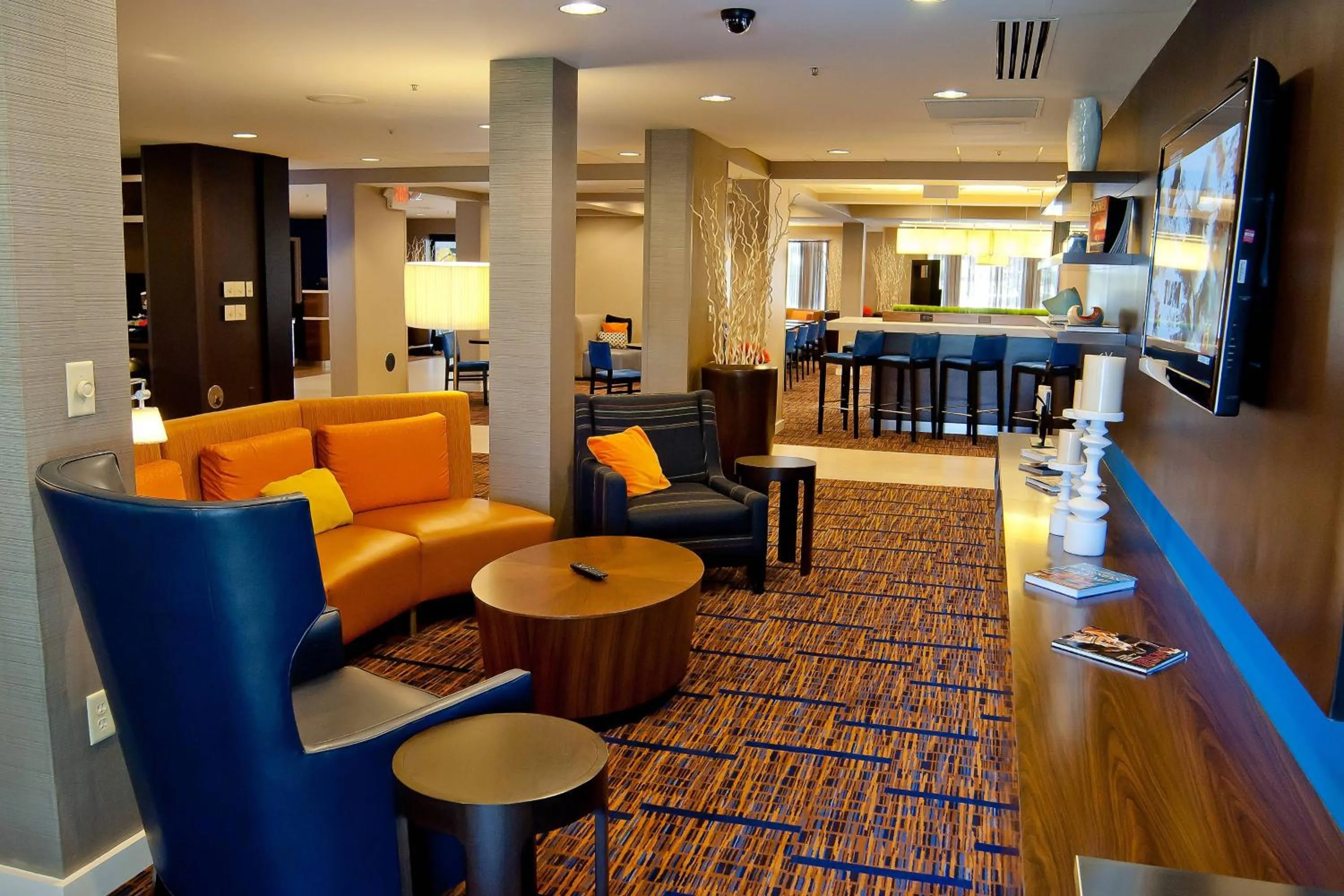Lobby or reception in Courtyard by Marriott Cincinnati Airport