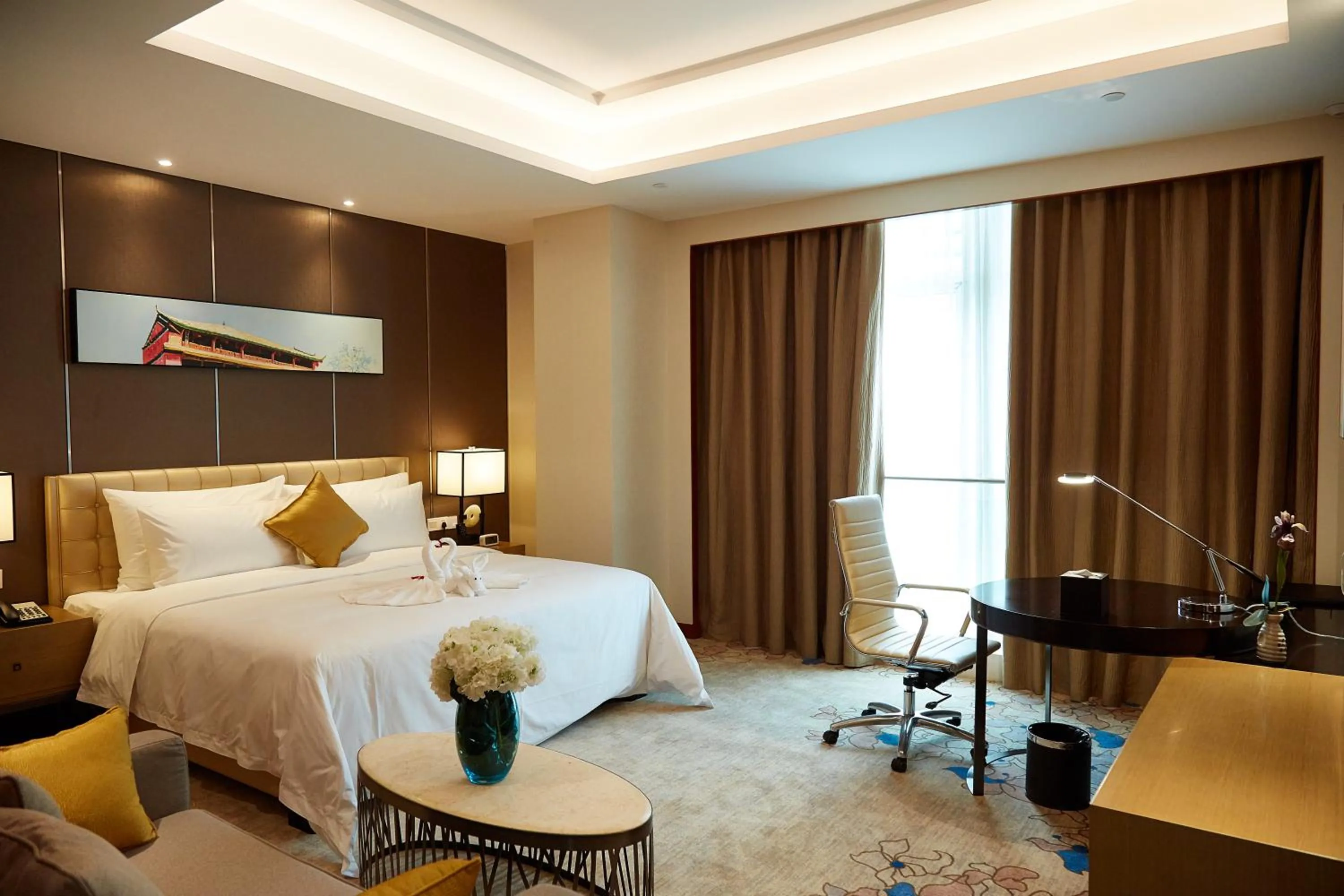 Photo of the whole room in The Thousand Lantern Lake Hotel