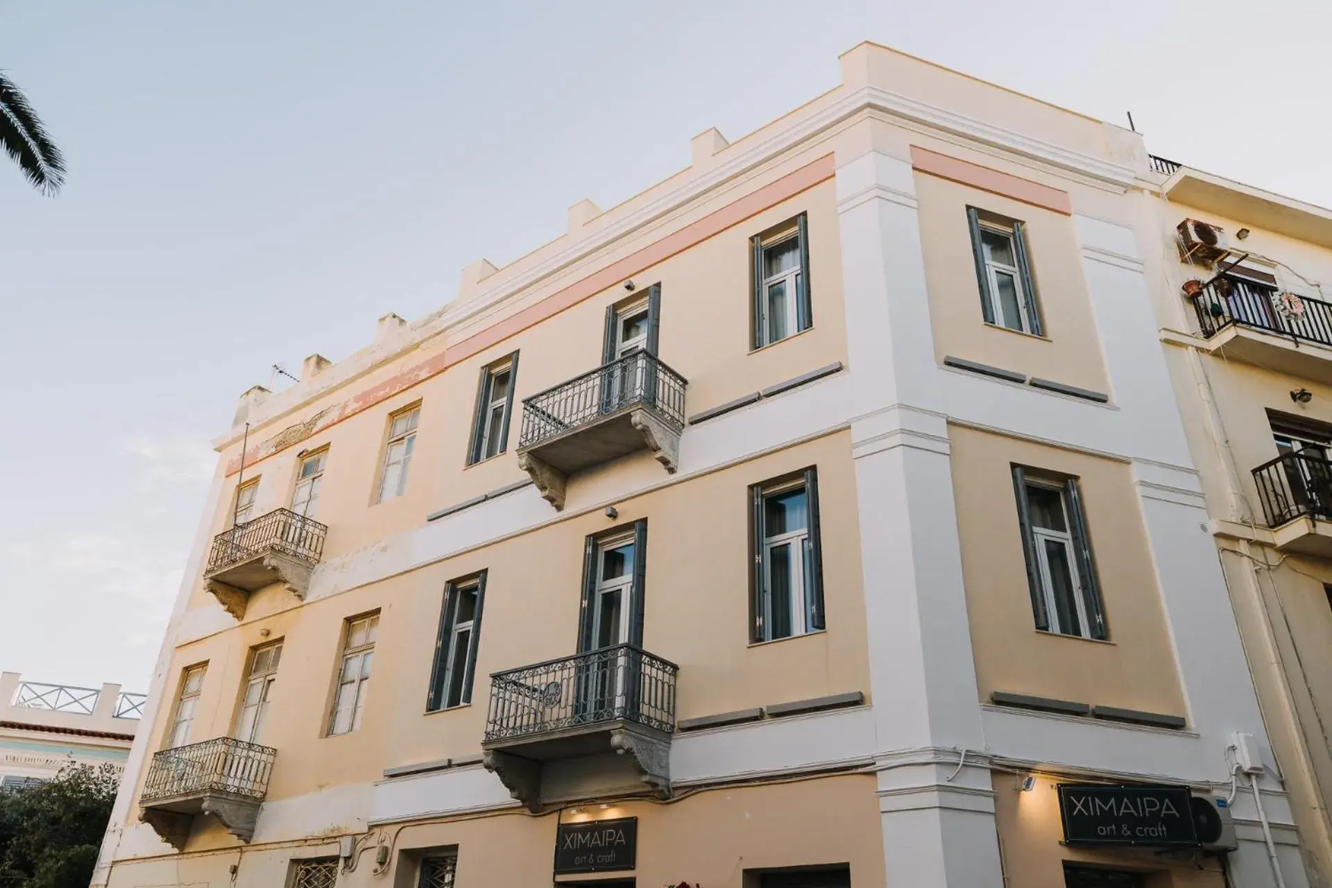 Facade/entrance in 5 Hermoupolis Concept Sites Facade/entrance in 5 Hermoupolis Concept Sites