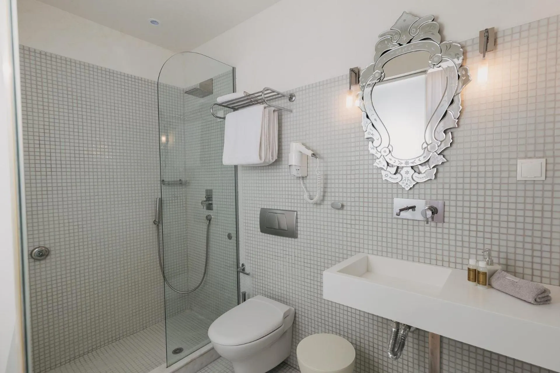 Bathroom in 5 Hermoupolis Concept Sites