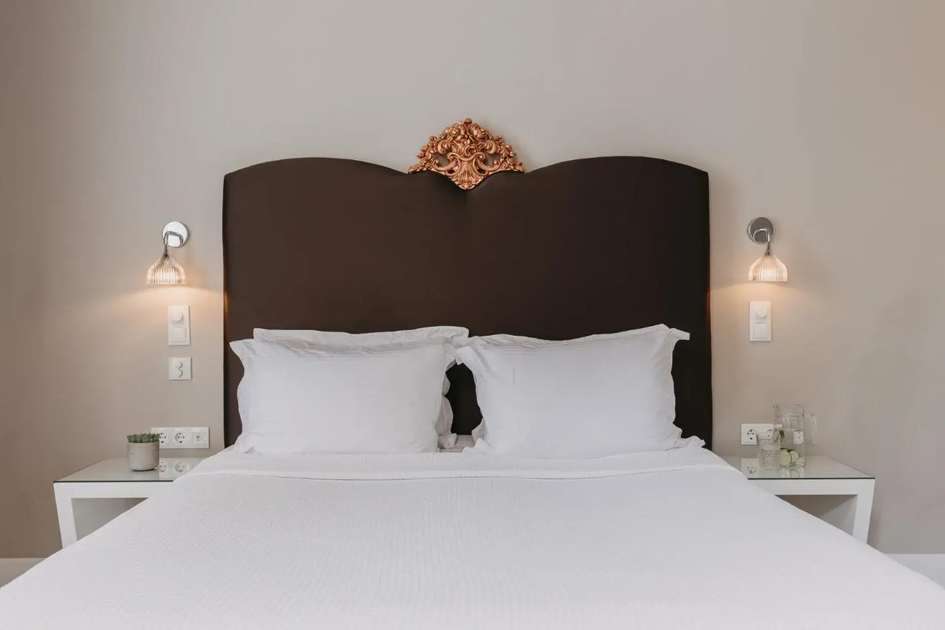 Superior Double Room in 5 Hermoupolis Concept Sites Superior Double Room in 5 Hermoupolis Concept Sites