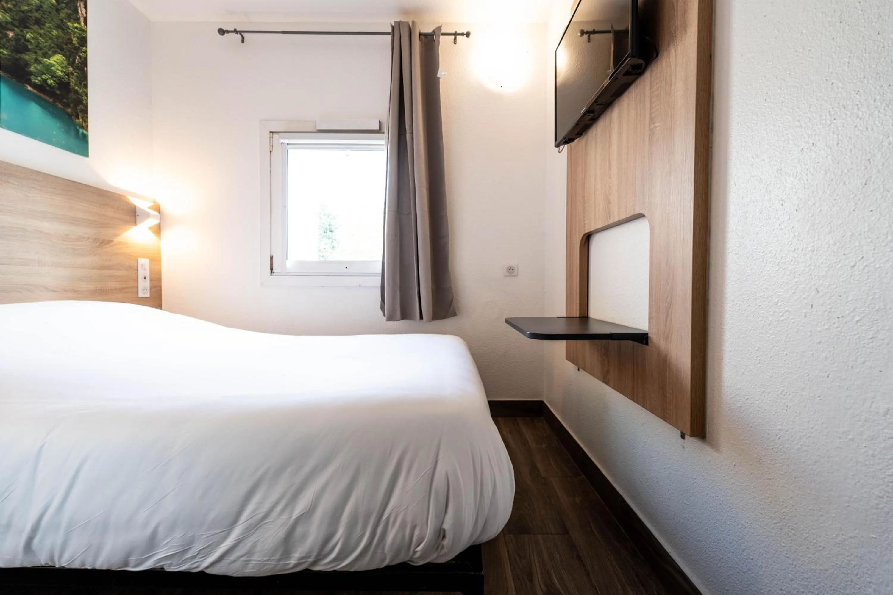 Bed in My KB Hôtel Montélimar