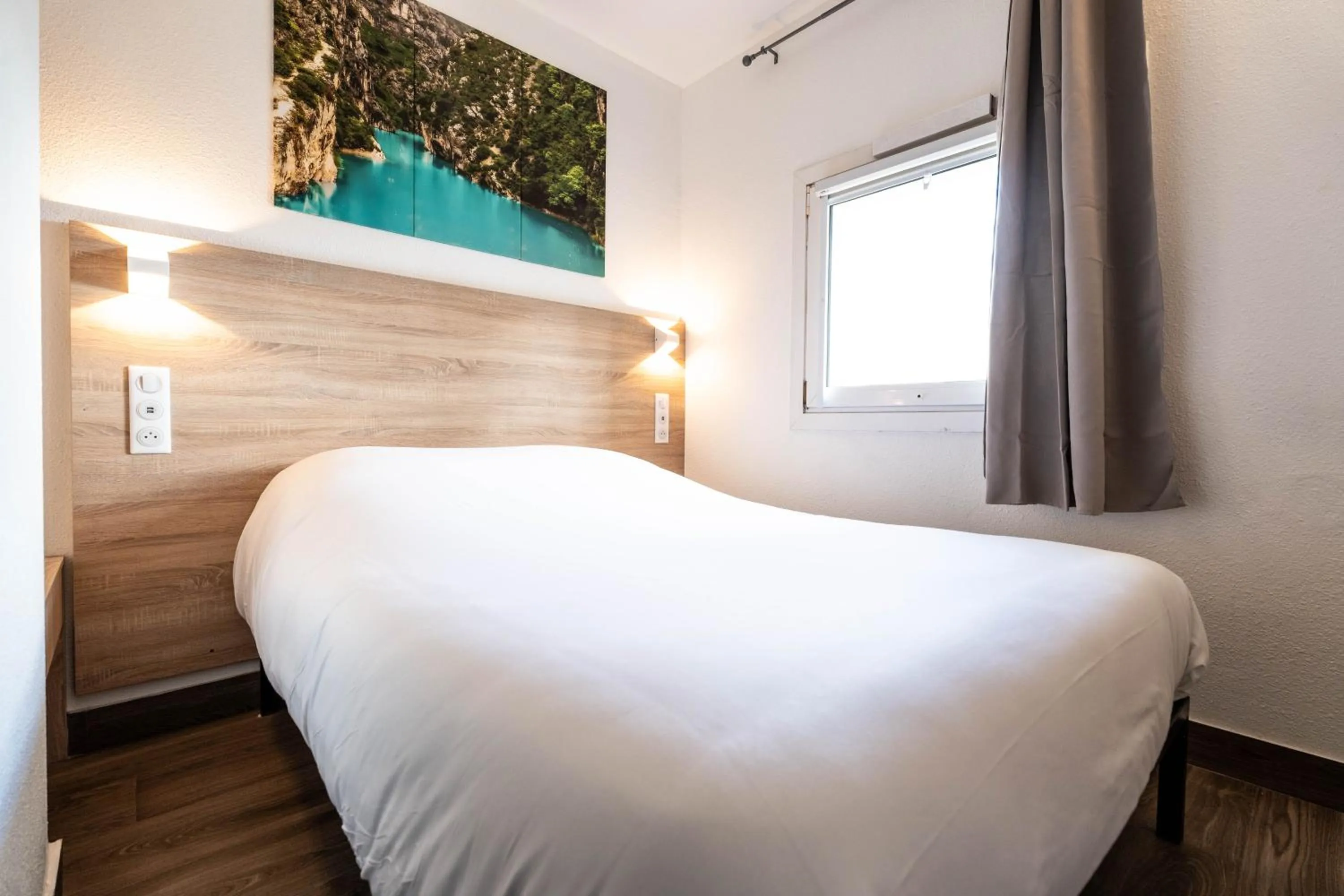 Bed in My KB Hôtel Montélimar