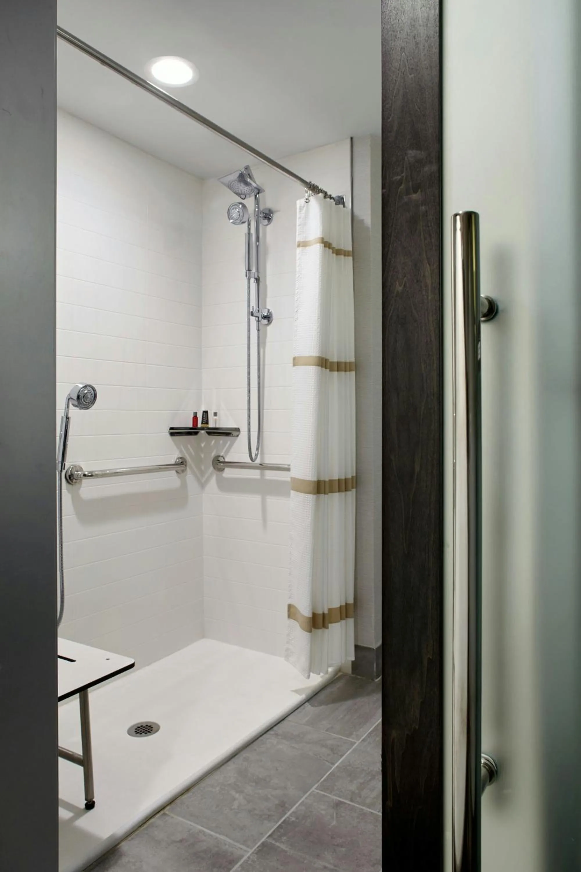 Photo of the whole room in Marriott Cincinnati Northeast