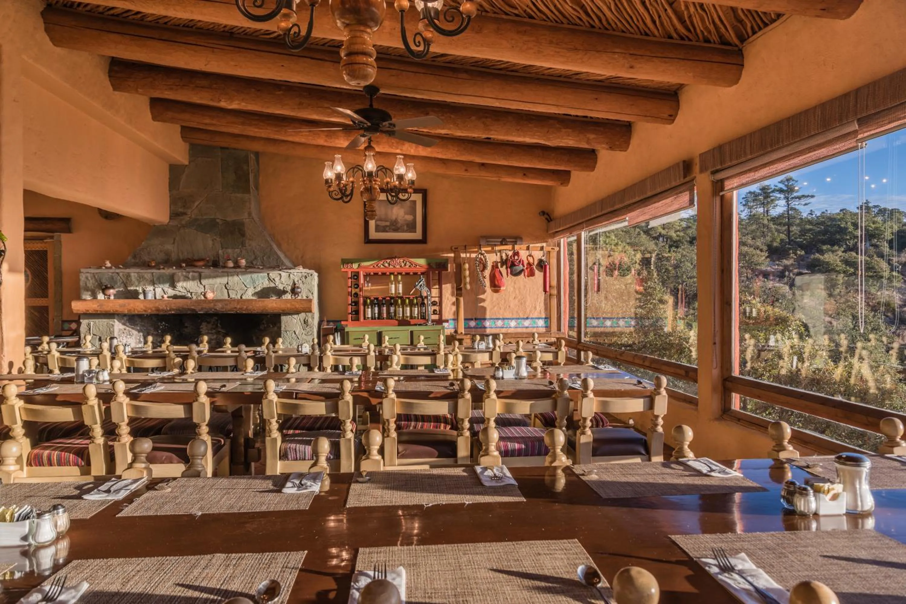 Dining area in Hotel El Mirador - Balderrama Hotel Collection
