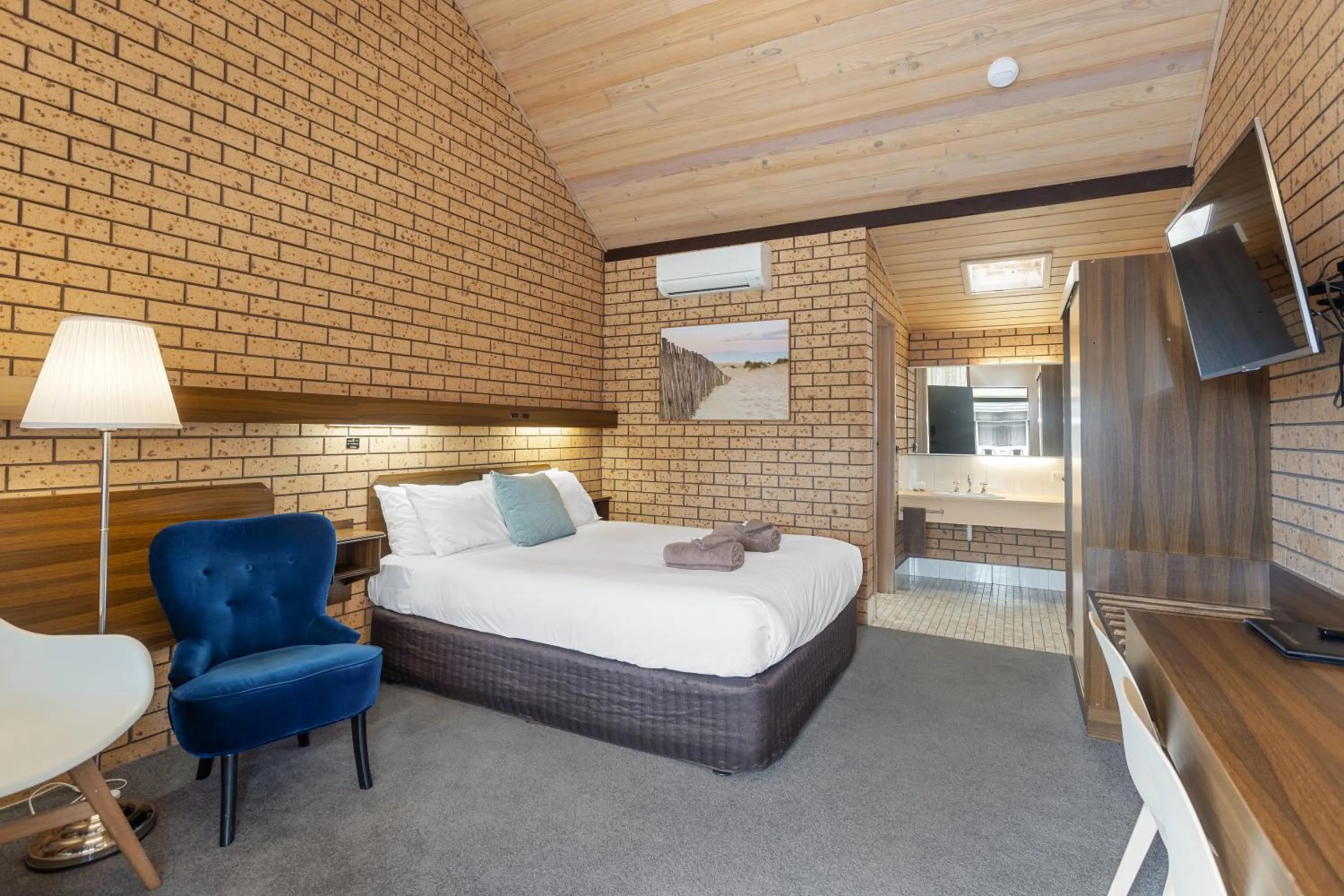 Bed in Maffra Motor Inn