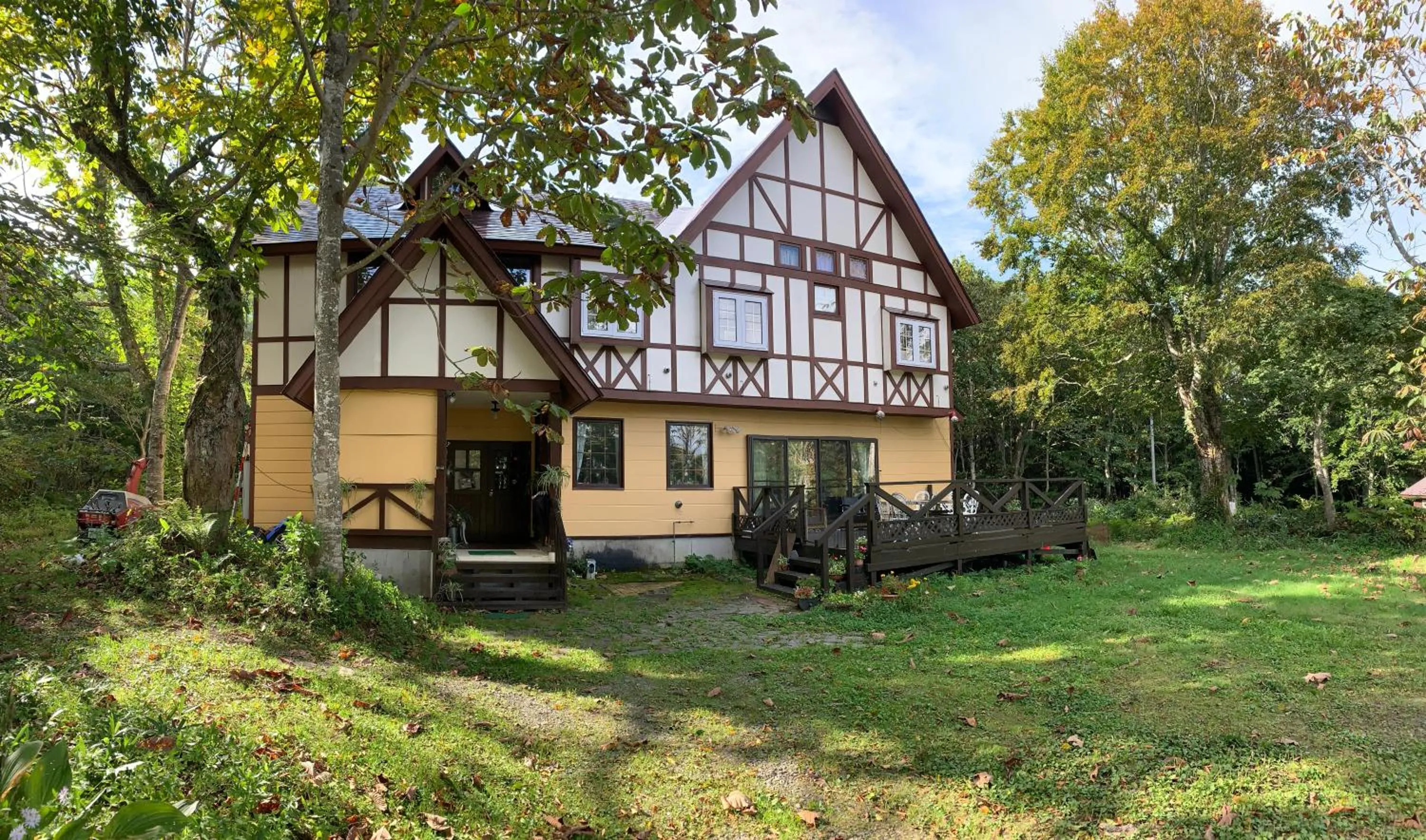 Property building in Pension Rapport in Tambara Plateau