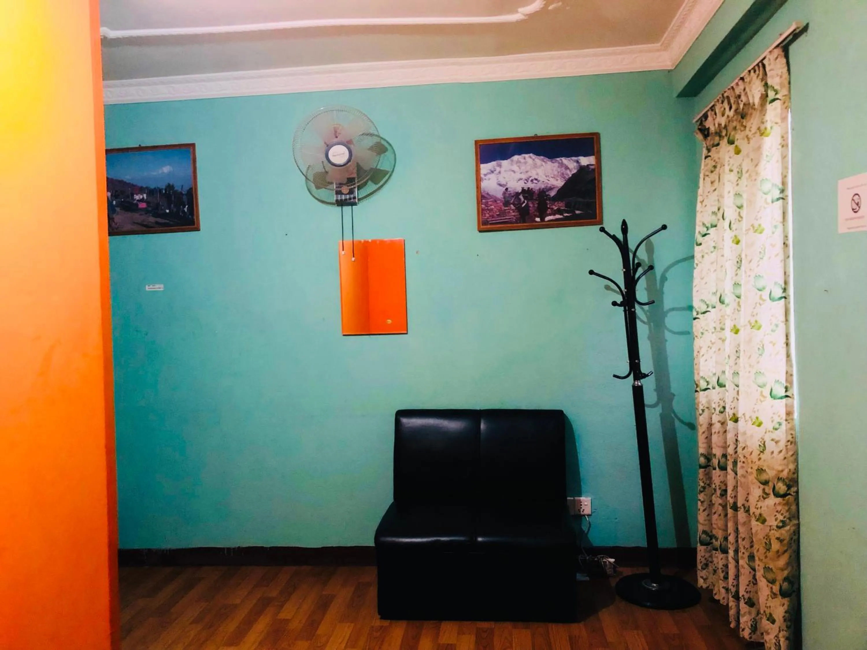 Sara's Backpackers Hotel