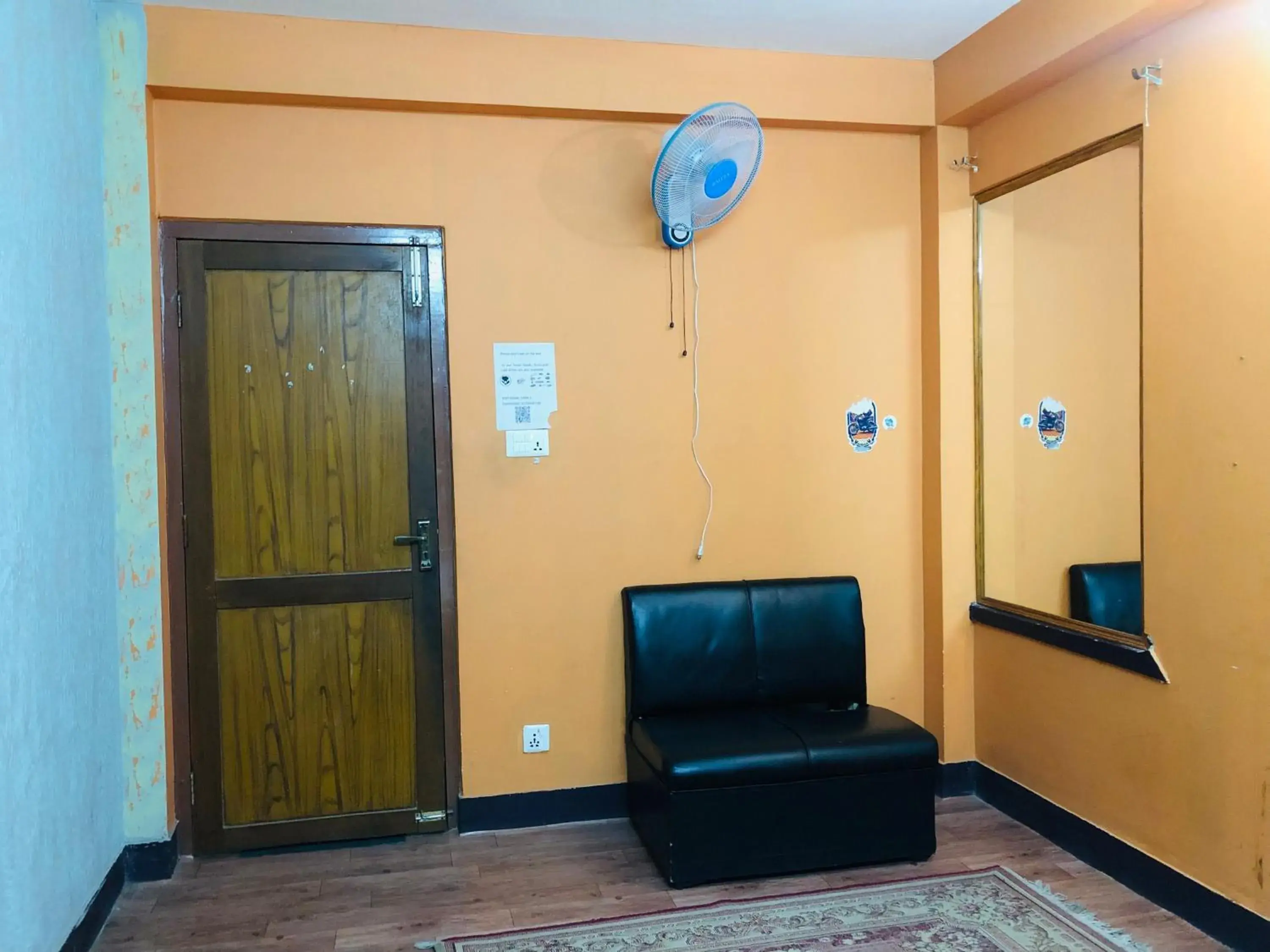 Budget Double Room - single occupancy in Sara's Backpackers Hotel Budget Double Room - single occupancy in Sara's Backpackers Hotel