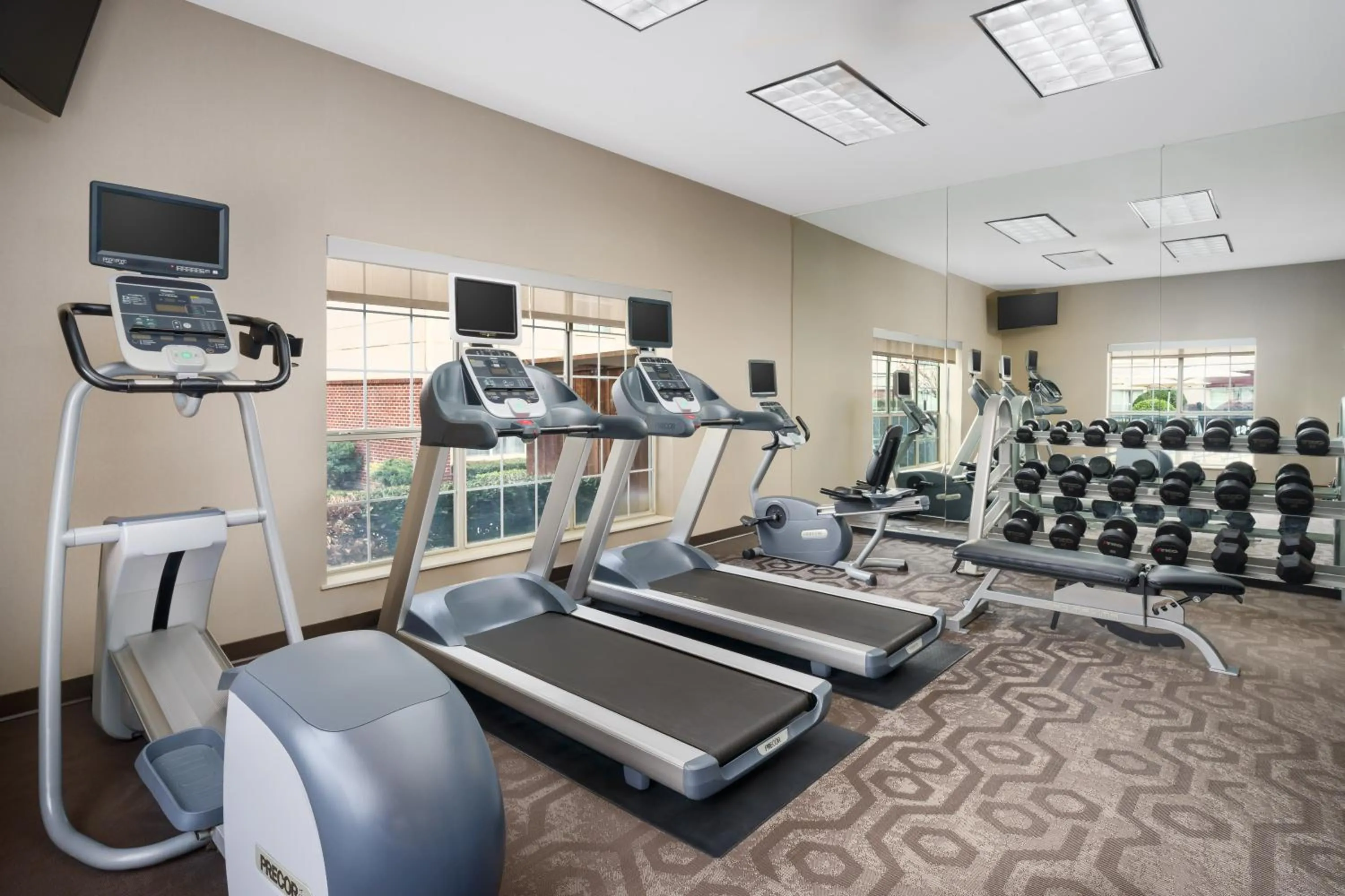 Fitness centre/facilities in Residence Inn Arlington