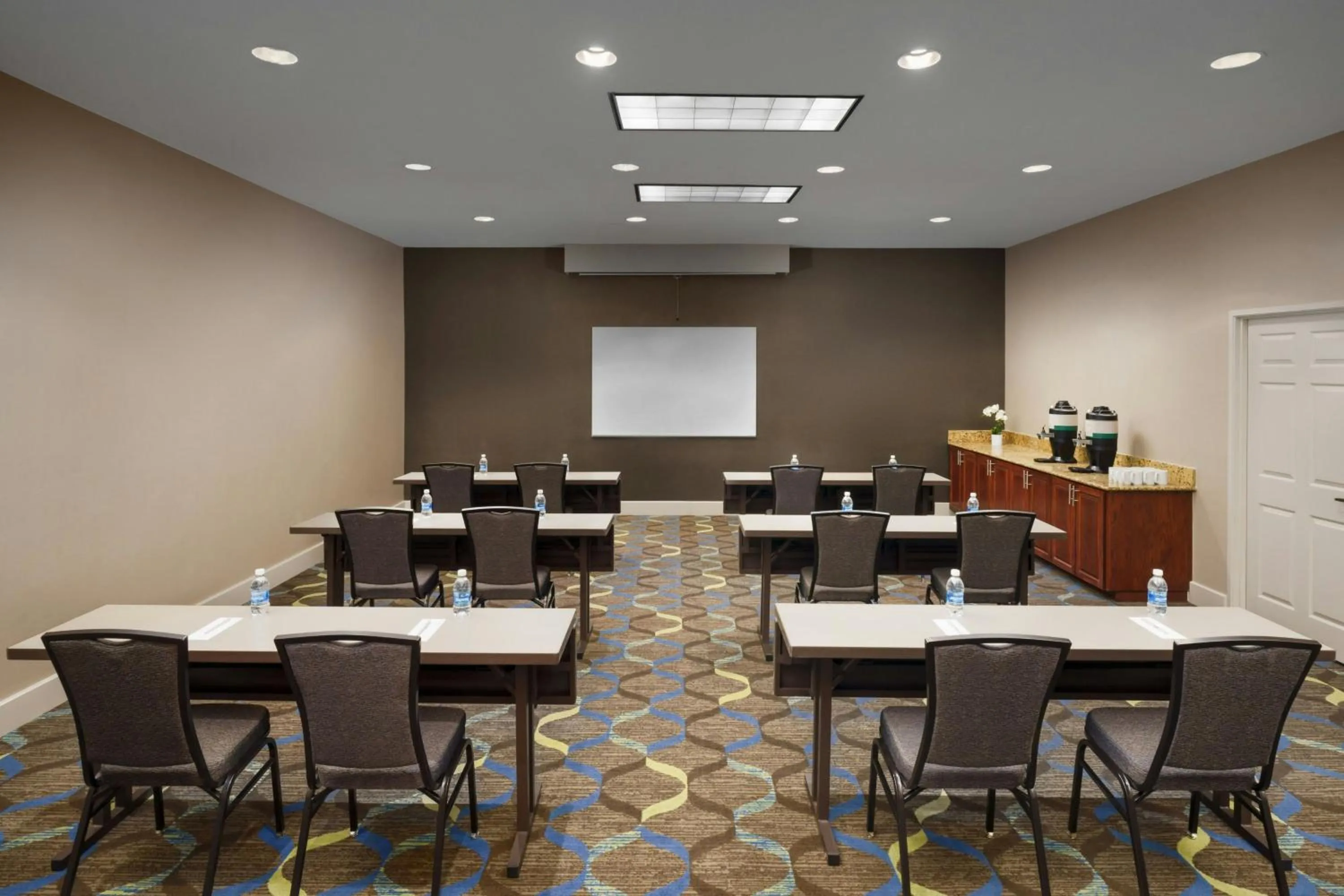 Meeting/conference room in Residence Inn Arlington