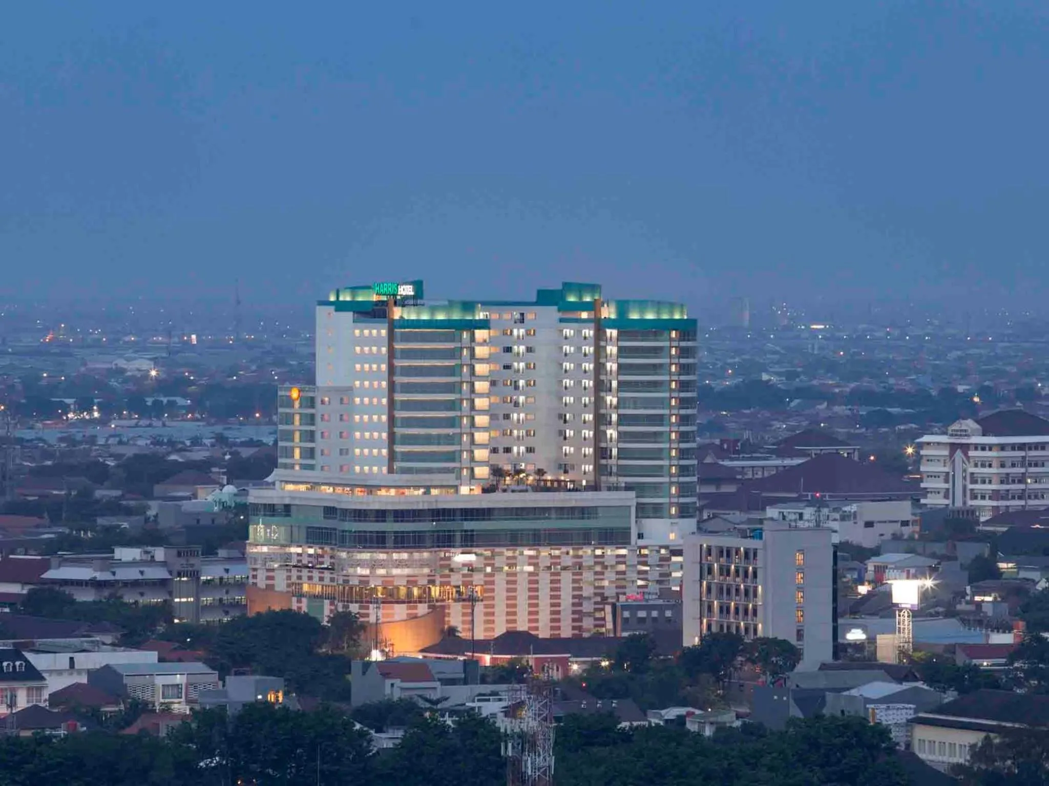 Property building in HARRIS Hotel Sentraland