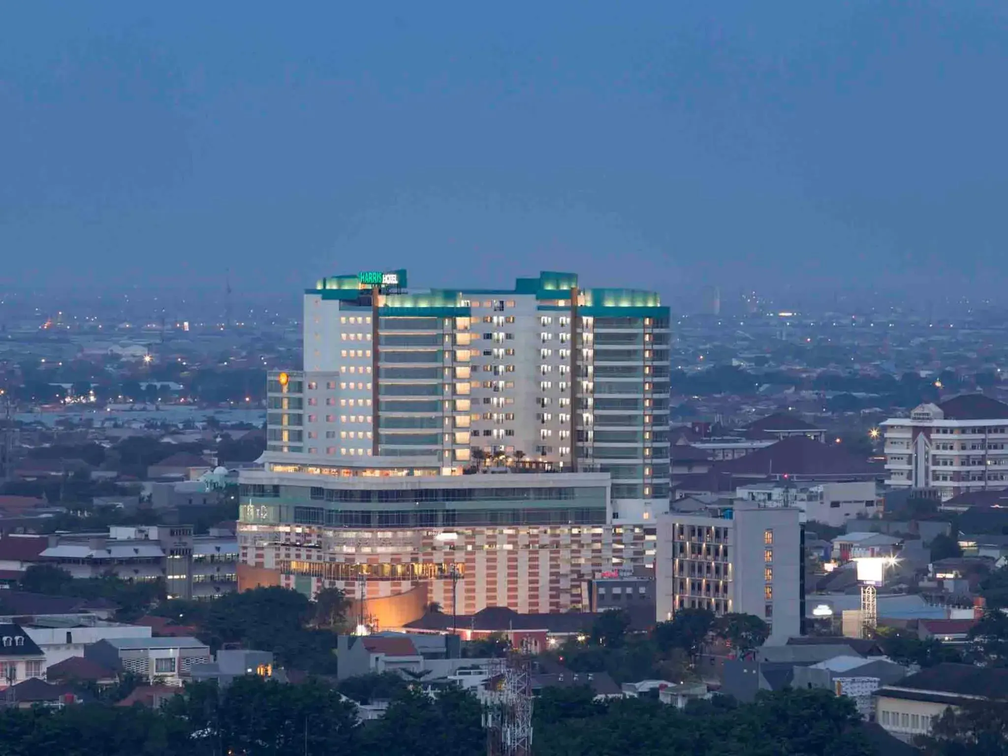 Property building in HARRIS Hotel Sentraland Property building in HARRIS Hotel Sentraland