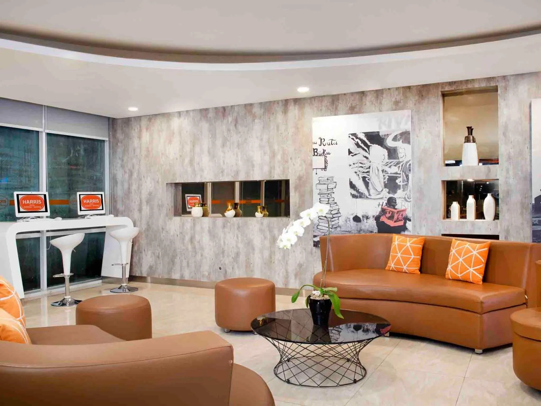 Lobby or reception in HARRIS Hotel Sentraland
