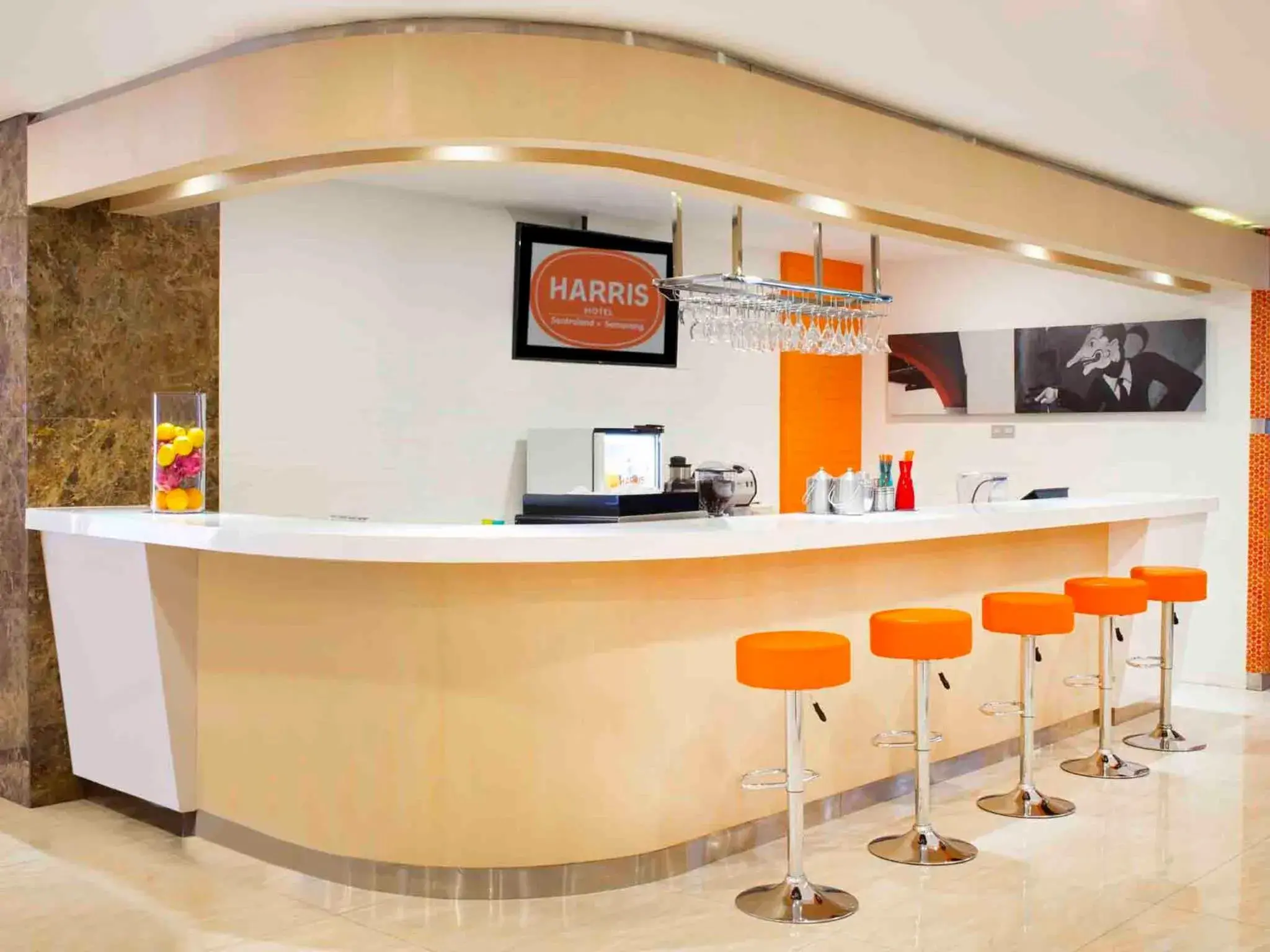 Lounge or bar in HARRIS Hotel Sentraland Lounge or bar in HARRIS Hotel Sentraland