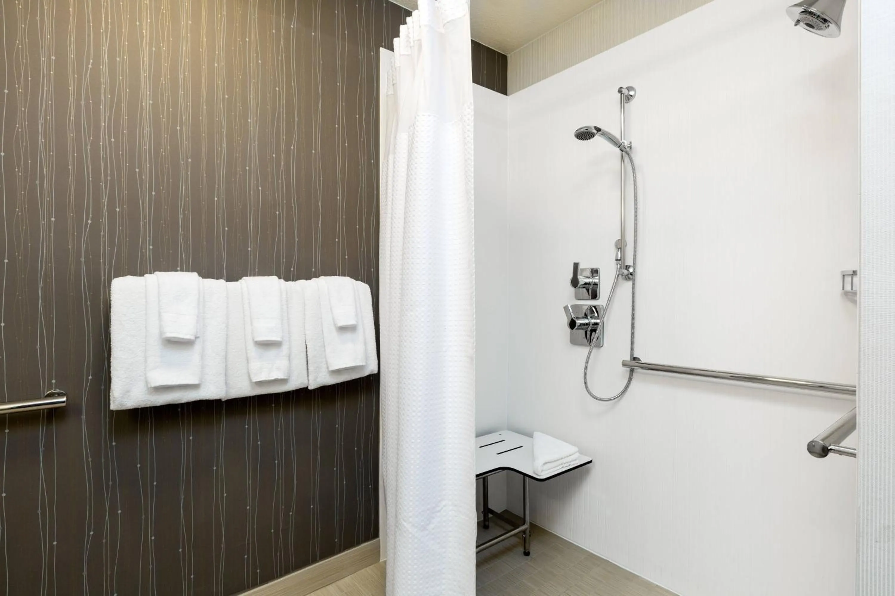 Bathroom in Courtyard Dallas Mesquite