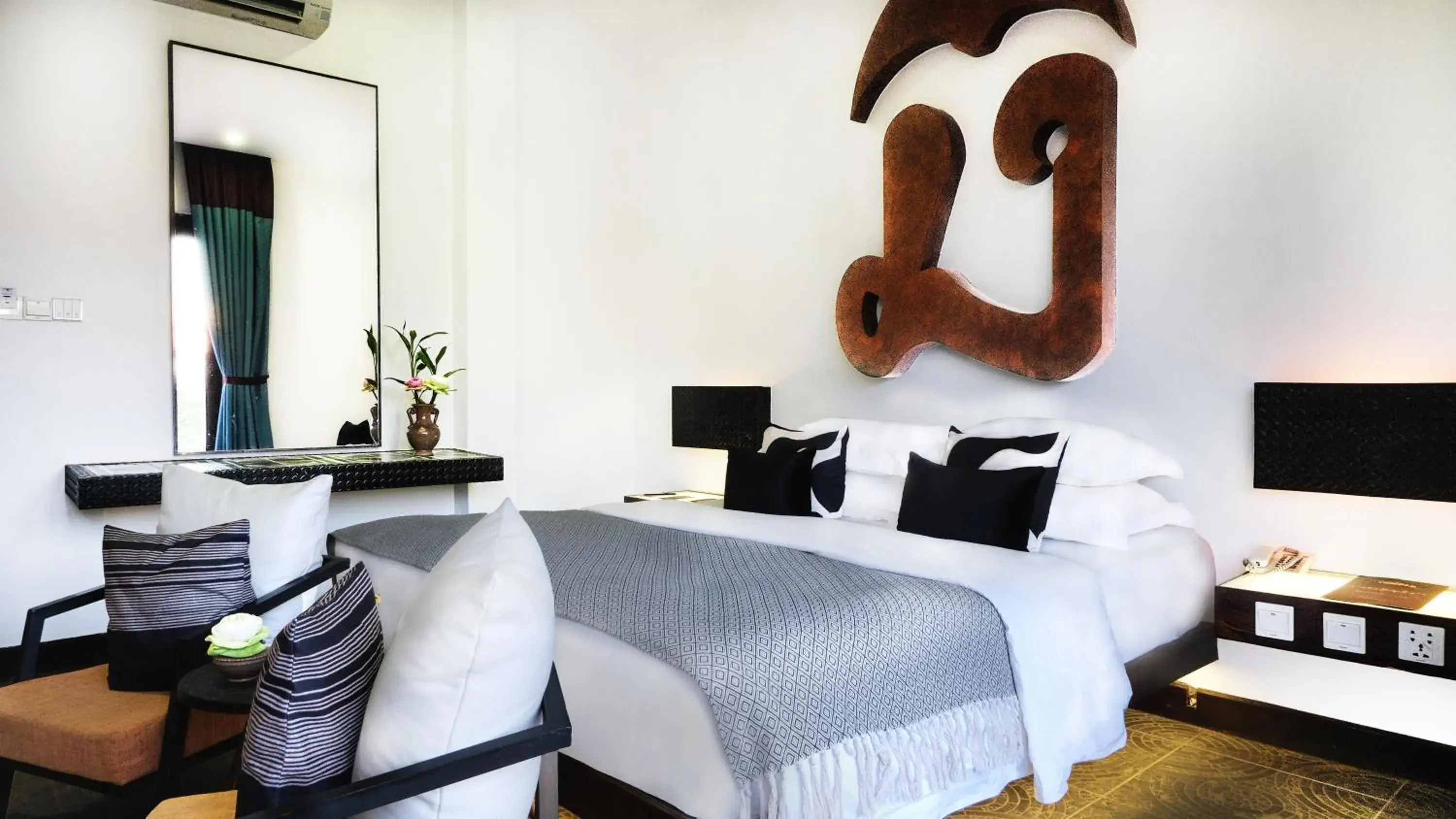 Bed in Golden Temple Villa Bed in Golden Temple Villa