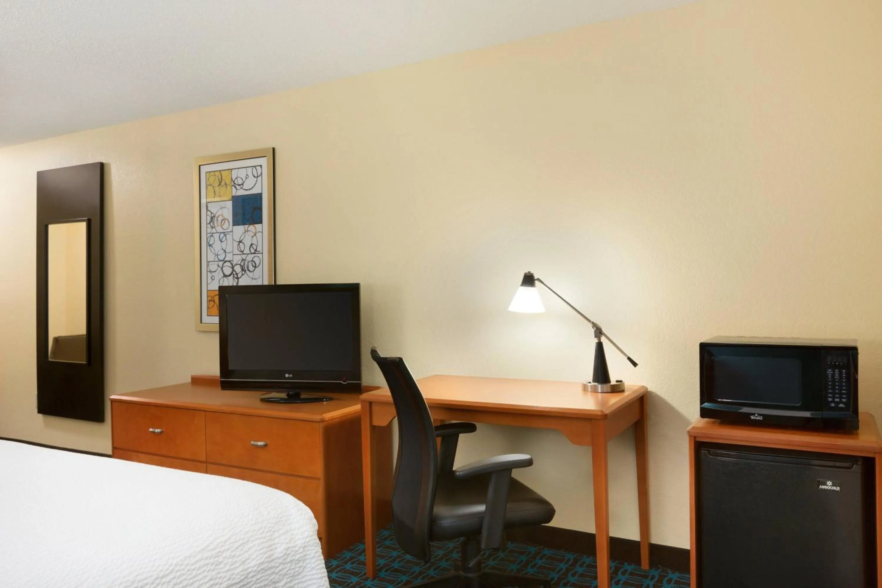 Photo of the whole room, Bed in Fairfield Inn & Suites Dallas Mesquite